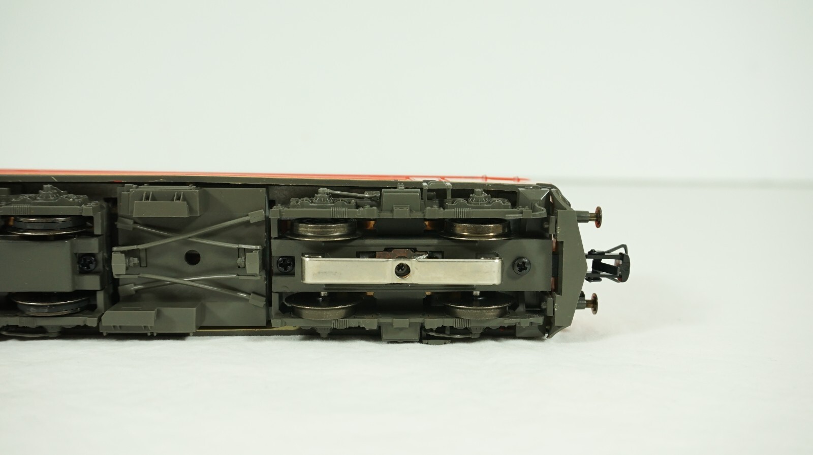 Roco HO Scale OBB Austrian Railway Type 1044 Electric Engine Item 43943 NEW W15