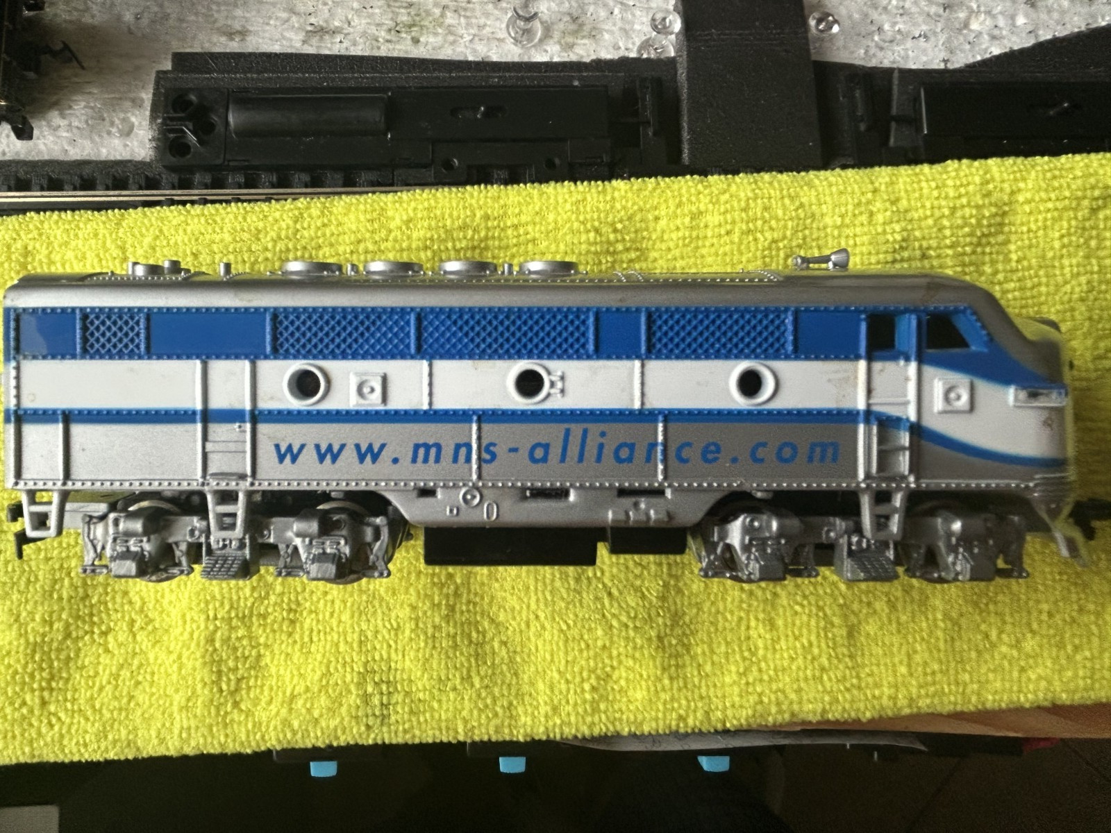HO 1:87 Scale BELL SOUTH F2-A DIESEL Model Power Excellent Condition