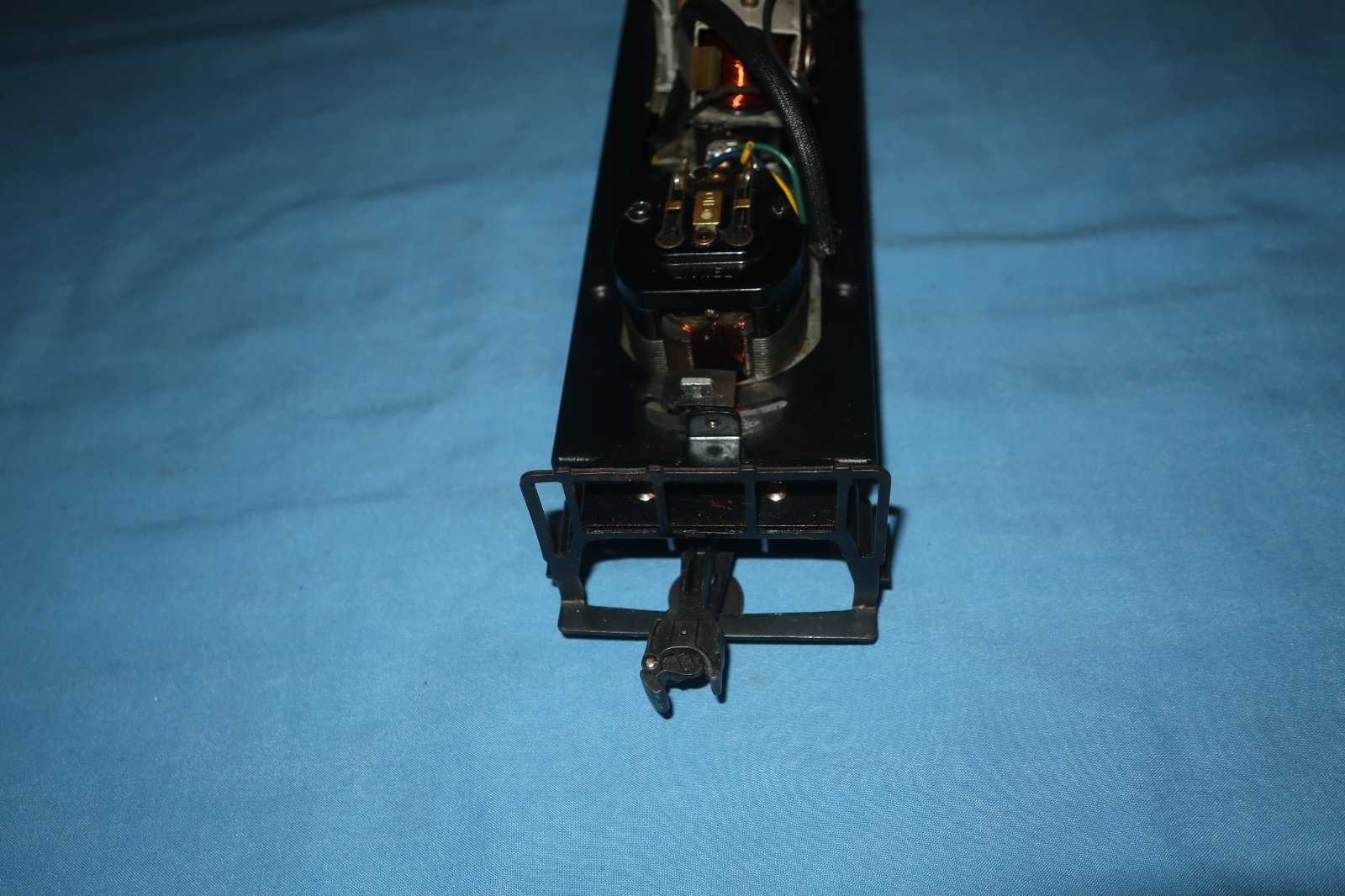 Lionel #600 Series NW2 Diesel Locomotive Motor/Chassis. Runs well.