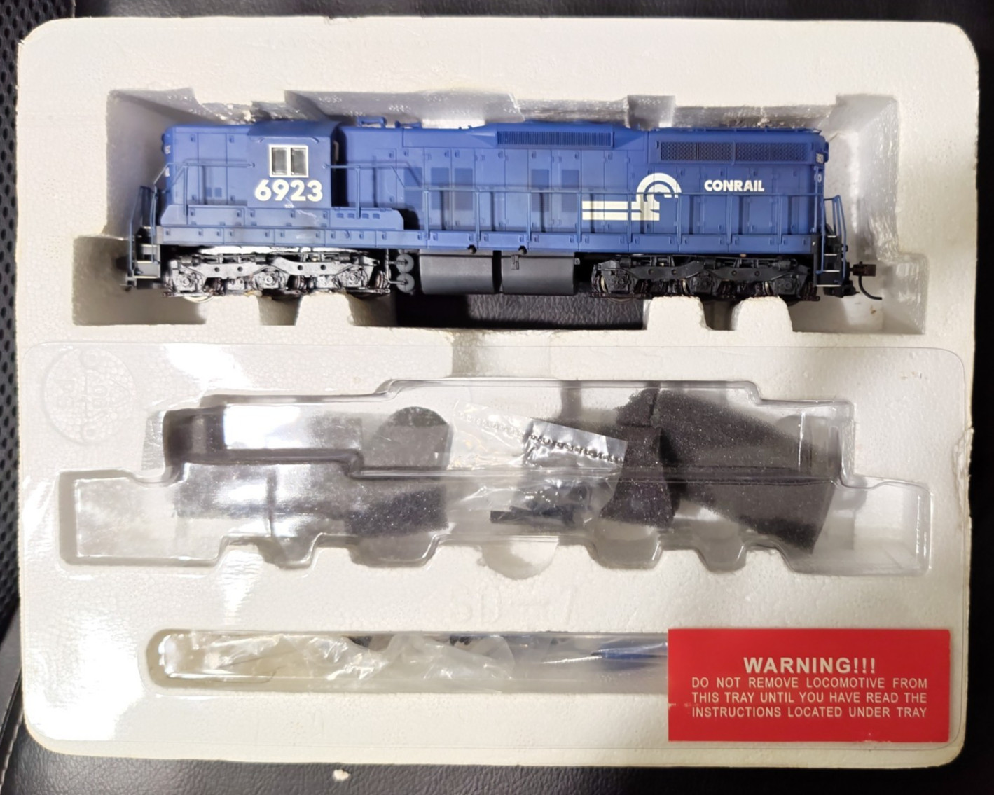 PROTO 2000 Series Conrail 6923 SD9 DCC No Sound #21237 HO Scale