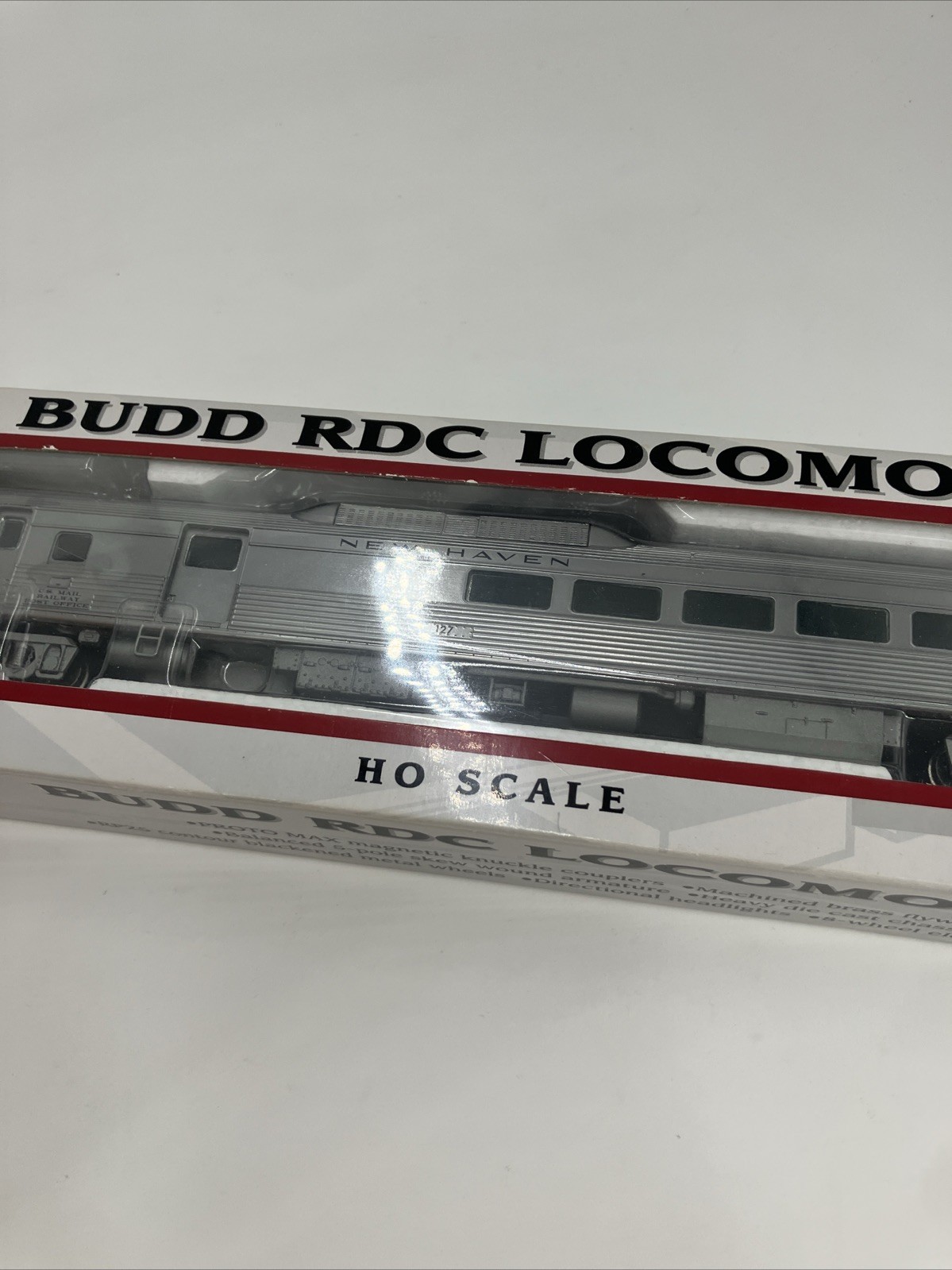 Walthers Proto #920-35352 Budd RDC-3 Coach-Baggage-RPO New Haven #127 NIB 1/87