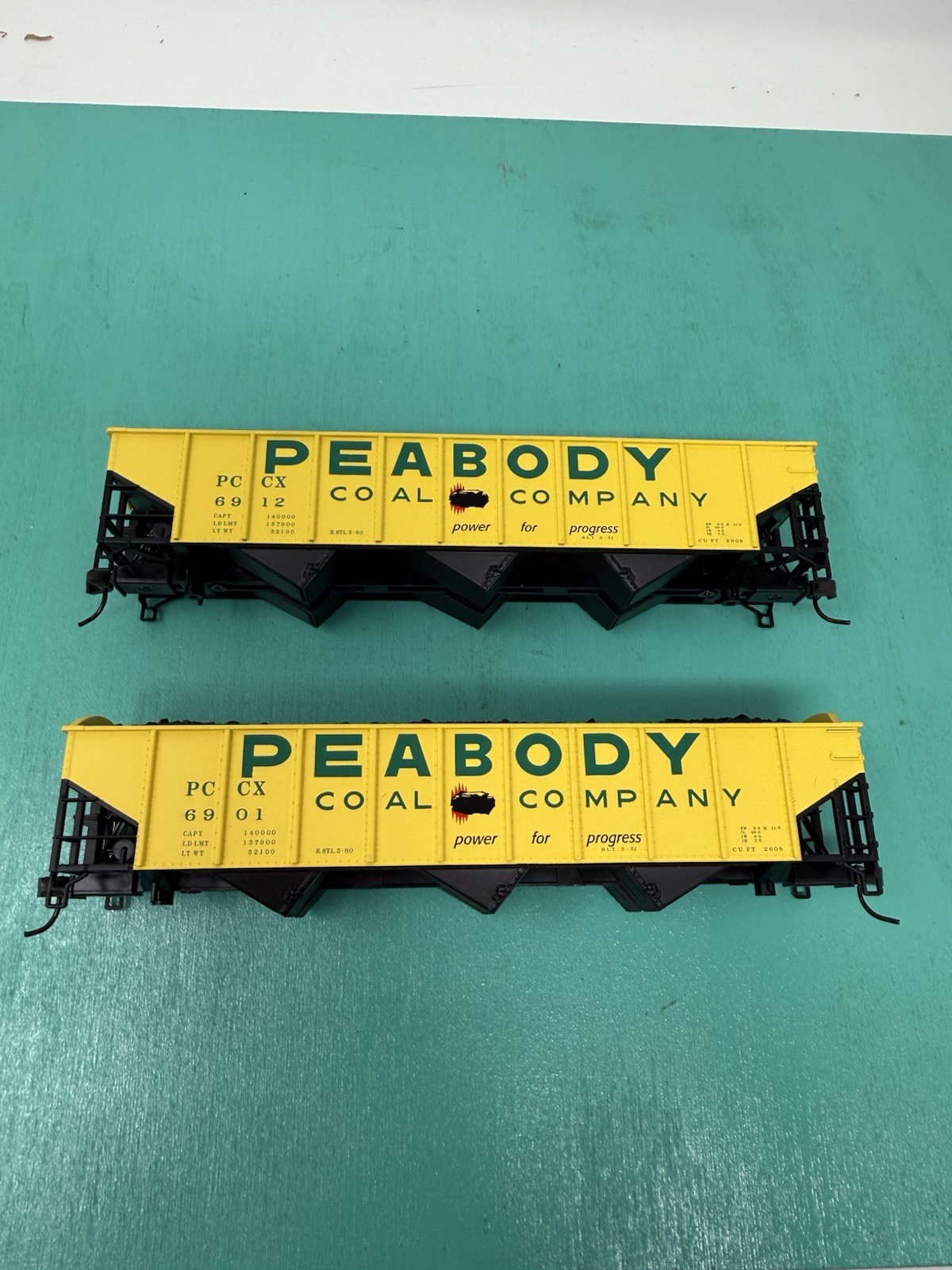 Atlas HO – 70 Ton 9 Panel Hopper – No Trucks No Package – Peabody Coal Set Of 2