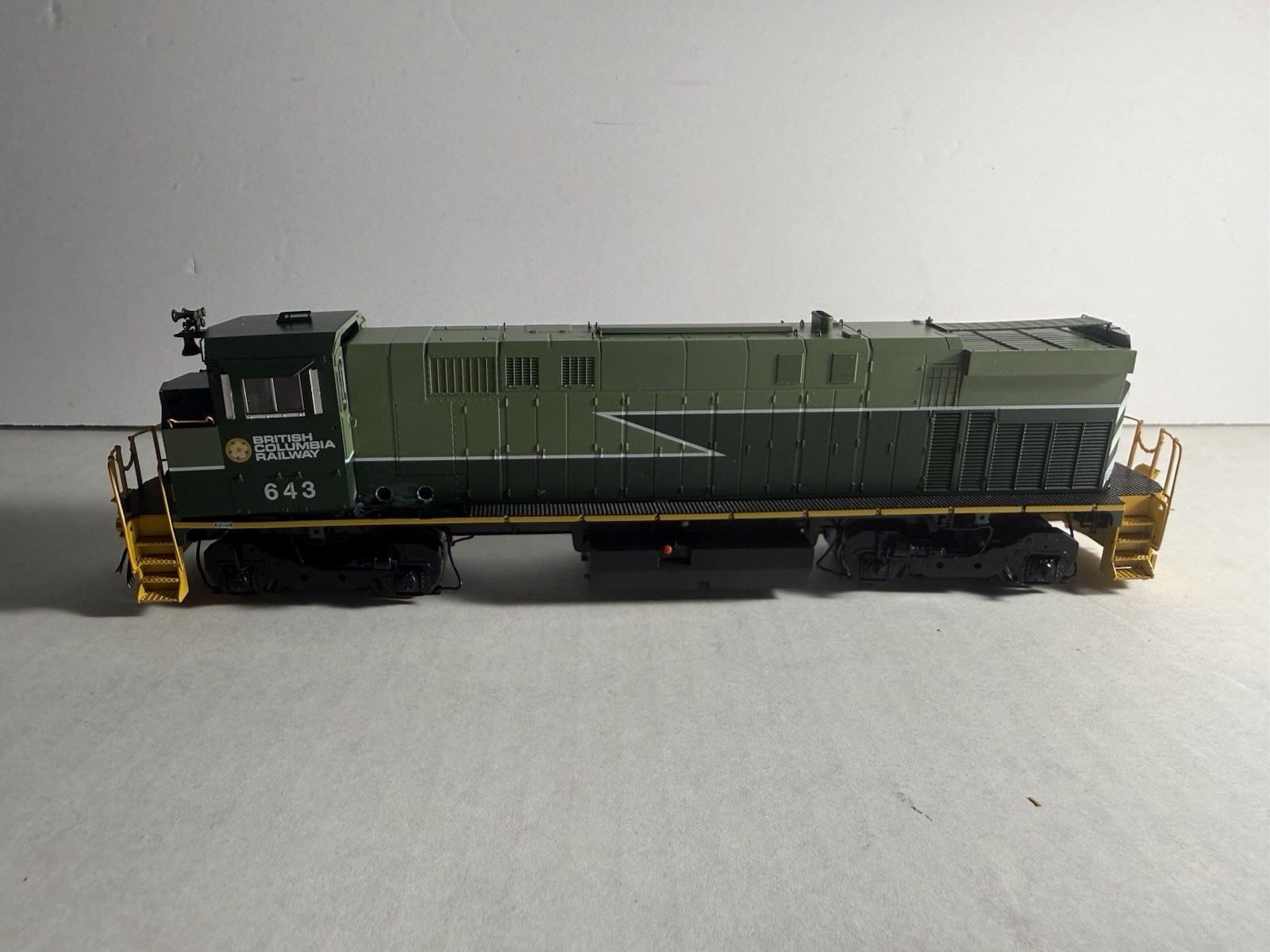 Rapido Ho Scale BCOL M420 #643 DCC & Sound, Does Not Work, Parts Only