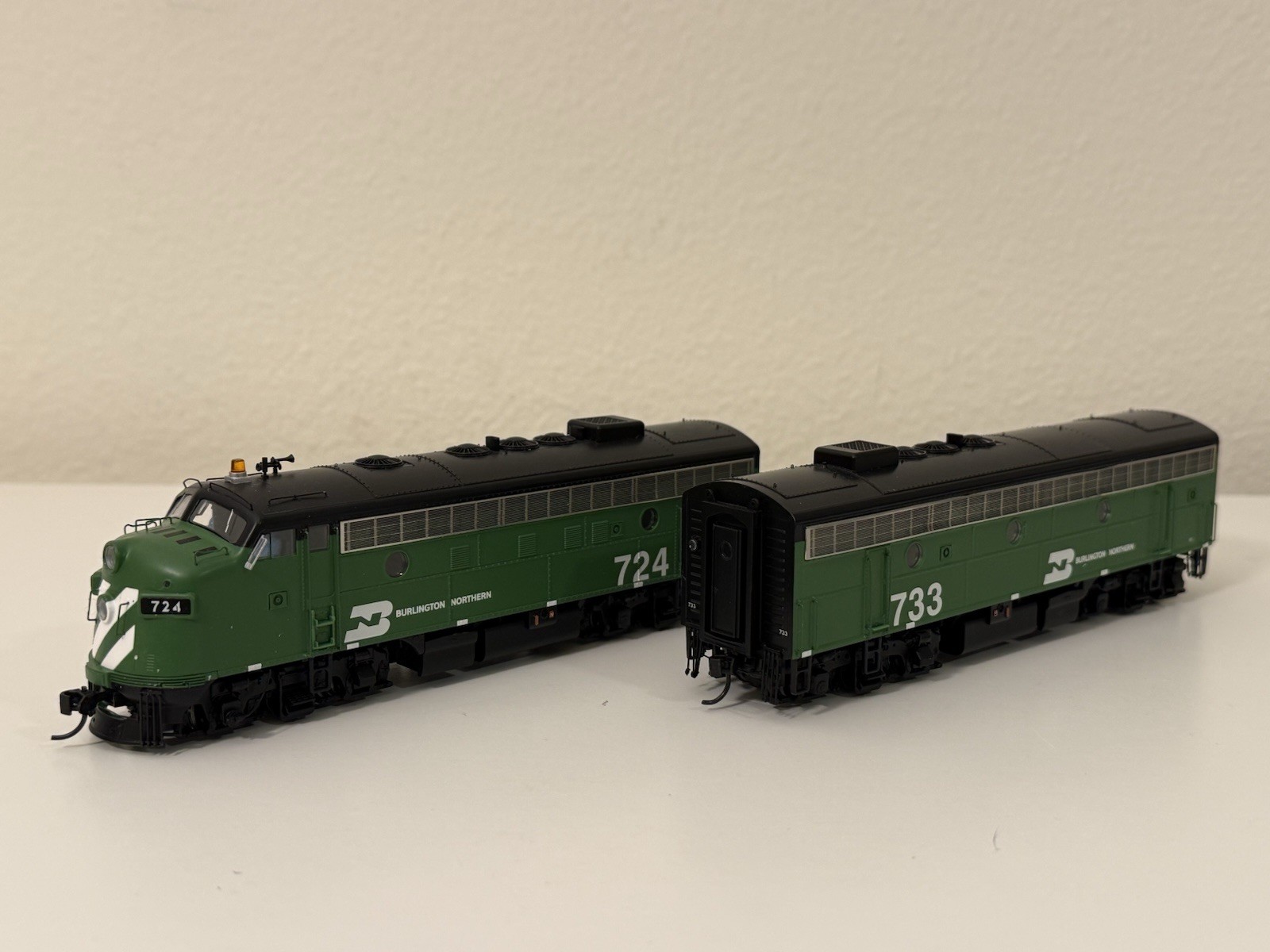 Burlington Northern F7 A/B #724 #733 Walthers Proto HO Scale DCC & Tsunami LED