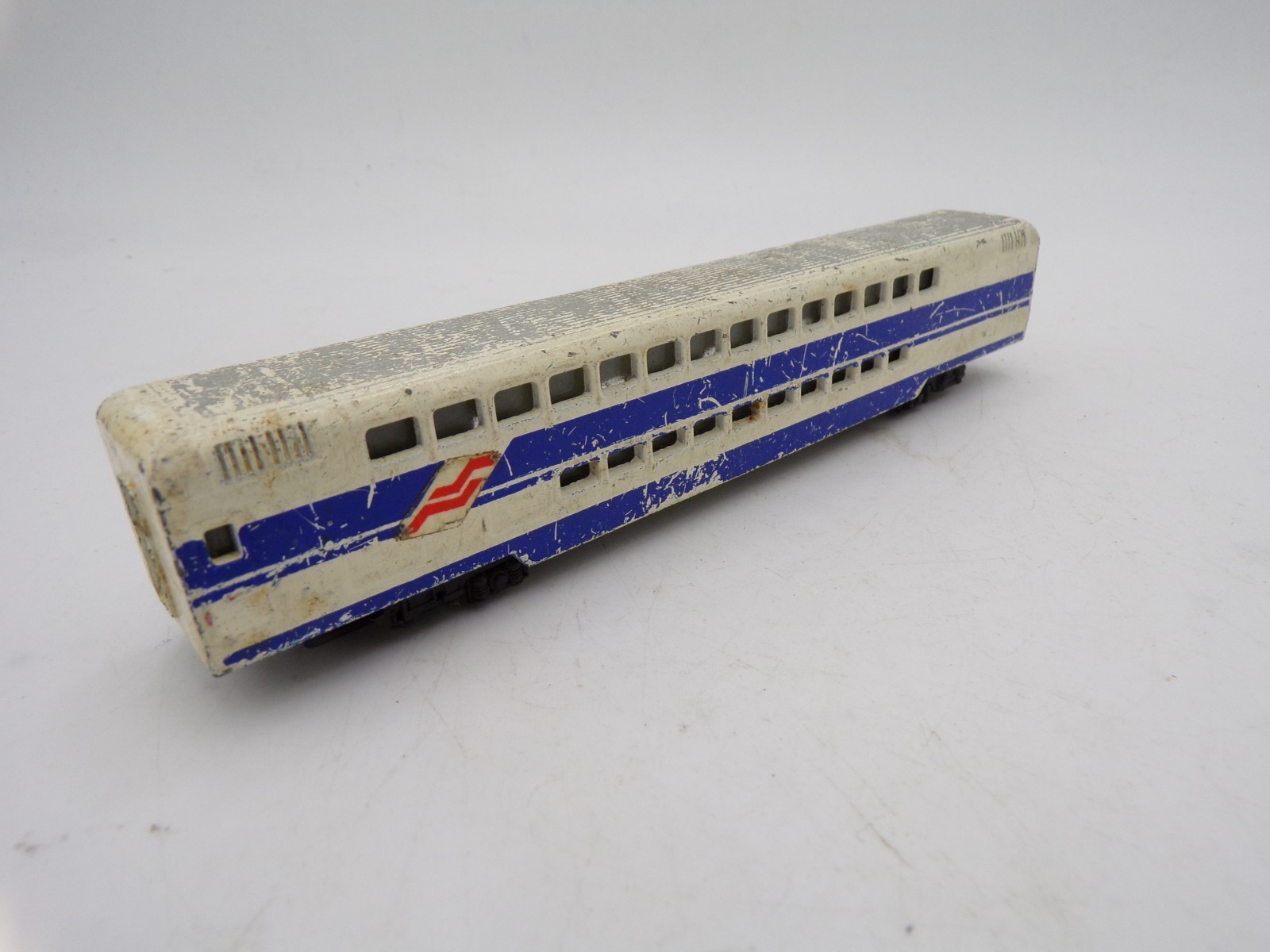 80’s Nishiki Japan Diecast 1/140 scale Passenger Train White and Blue AS IS