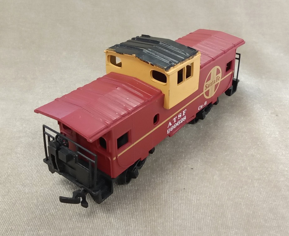 HO Gauge Bachman Santa Fe #350 Diesel Locomotive and Caboose Set * XXMR412E