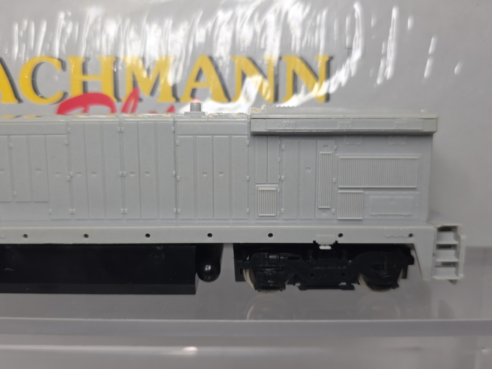 Bachmann Plus HO Scale 11101 Undecorated GE B23-7 Diesel Locomotive NOS (A)