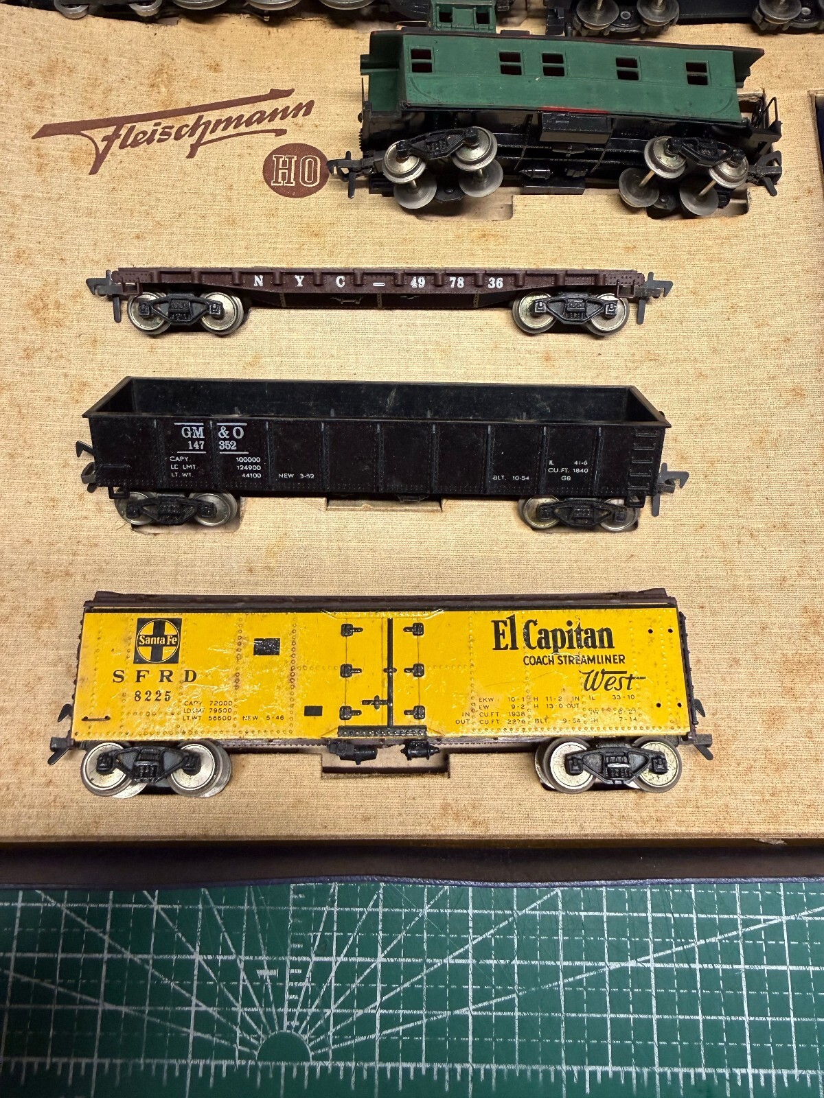 Vintage Fleischmann HO Scale Model Train Set W/ Locomotive & Freight Cars