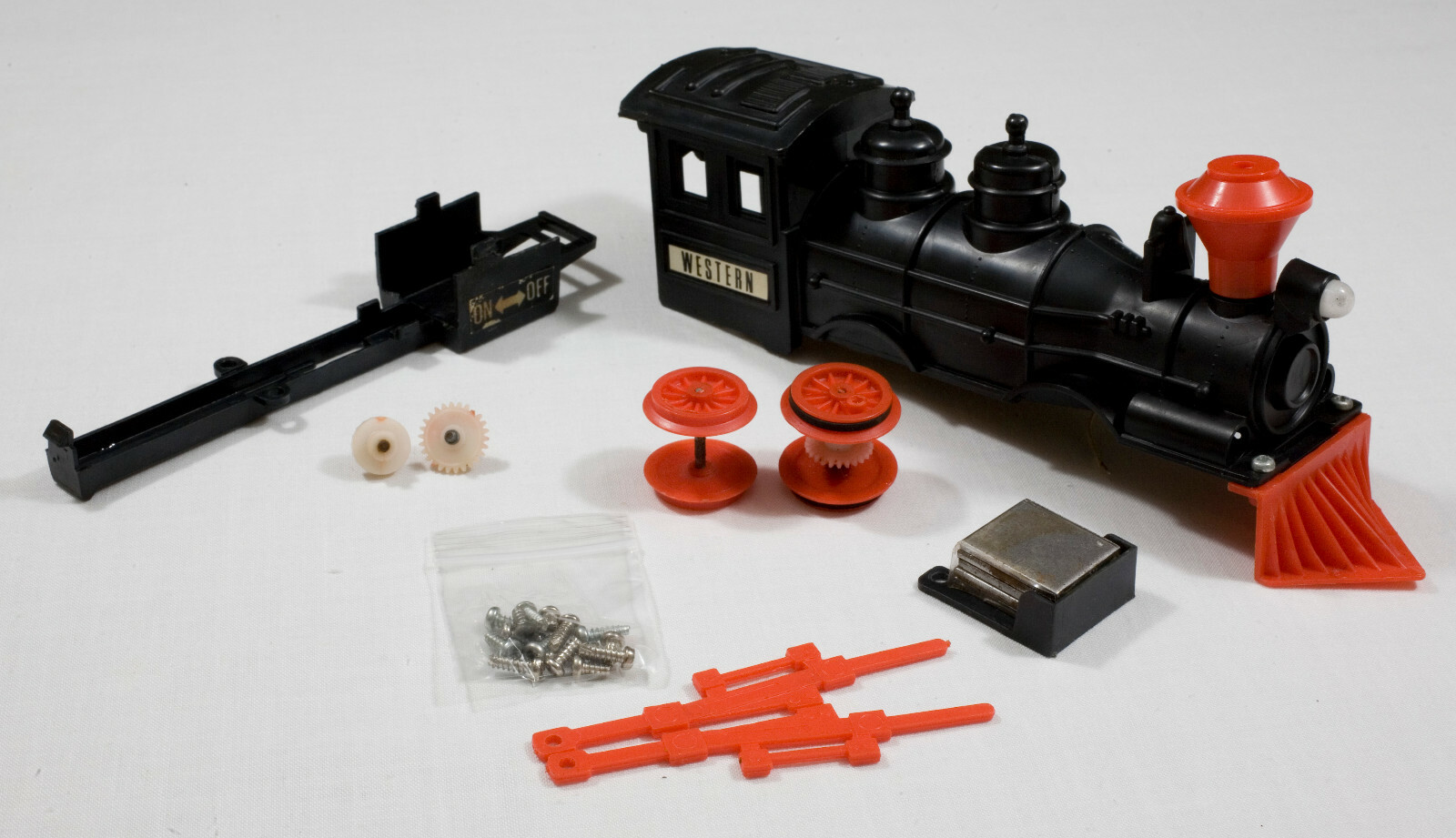 Durham Industries 1975 Western Red and Black Locomotive / Engine Parts Item 1225