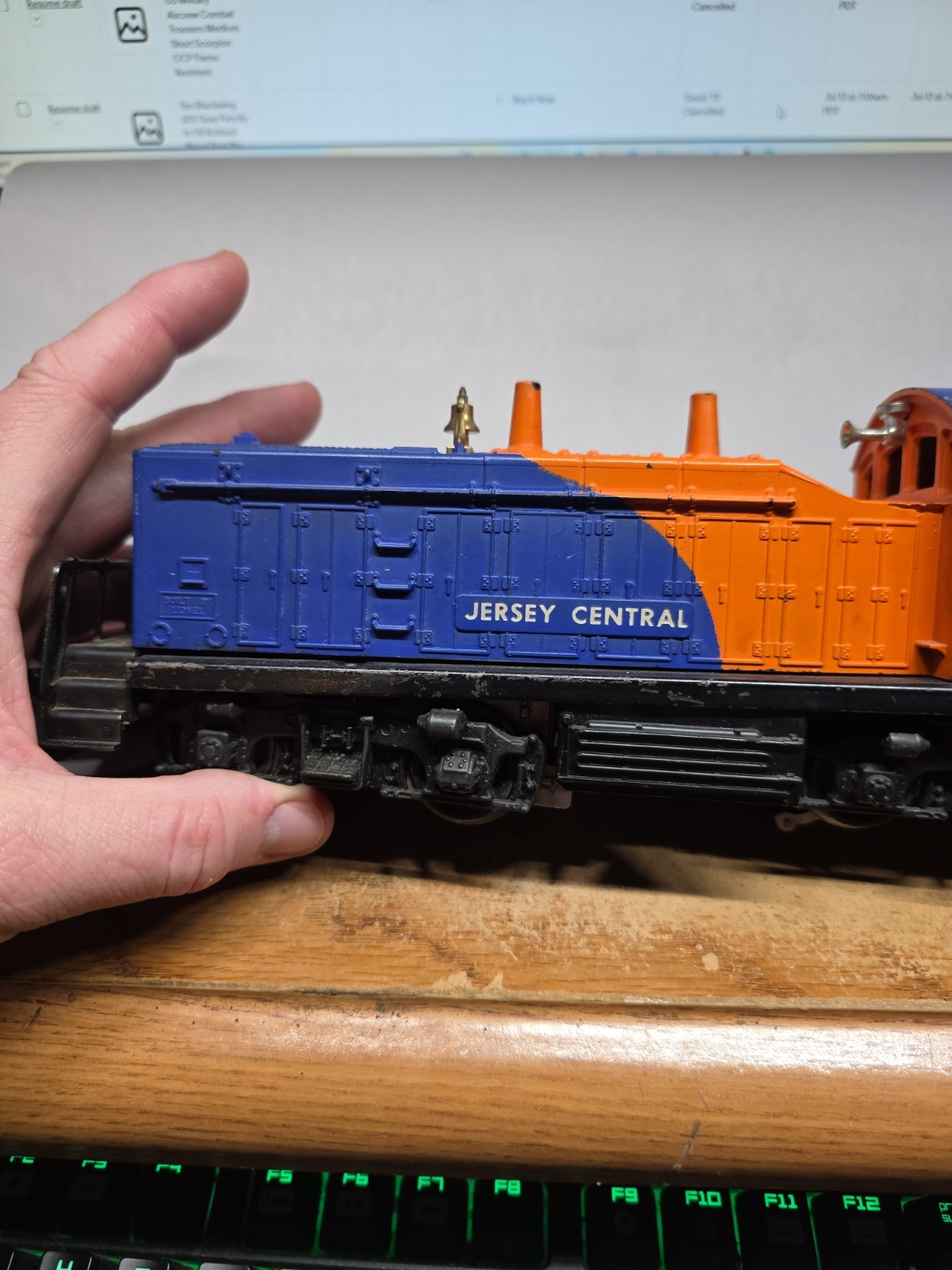 LIONEL Jersey Central O-Gauge 611 NW2 Switcher Diesel Engine