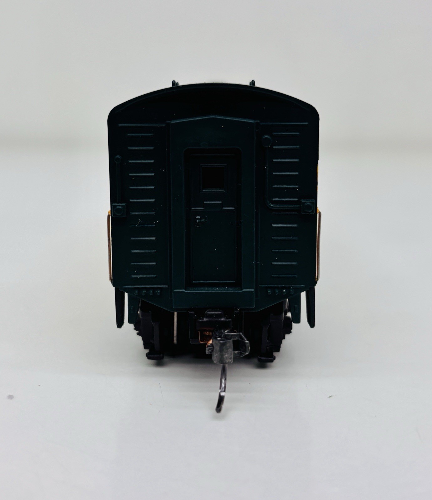 MRC Platinum HO Chicago & North Western C&NW F7B Non-Powered Dummy Diesel CD124