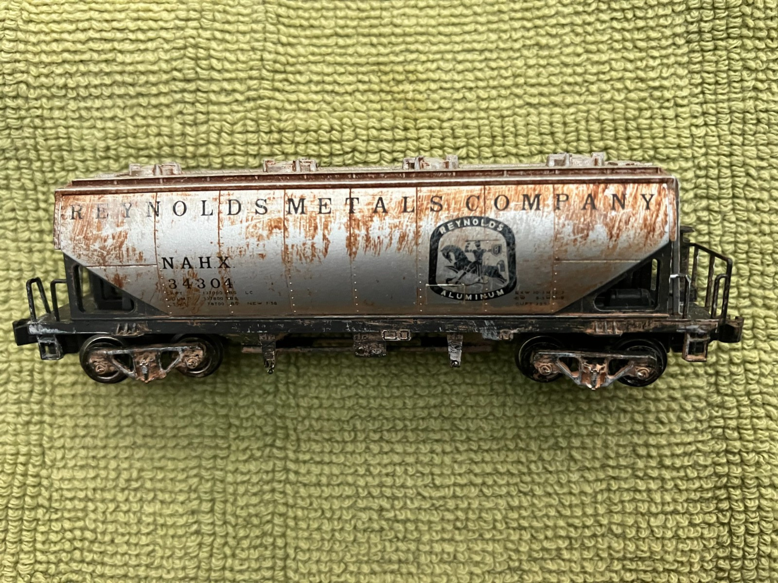 Kato Hopper Car, Reynolds Metal, Weathered, From Set