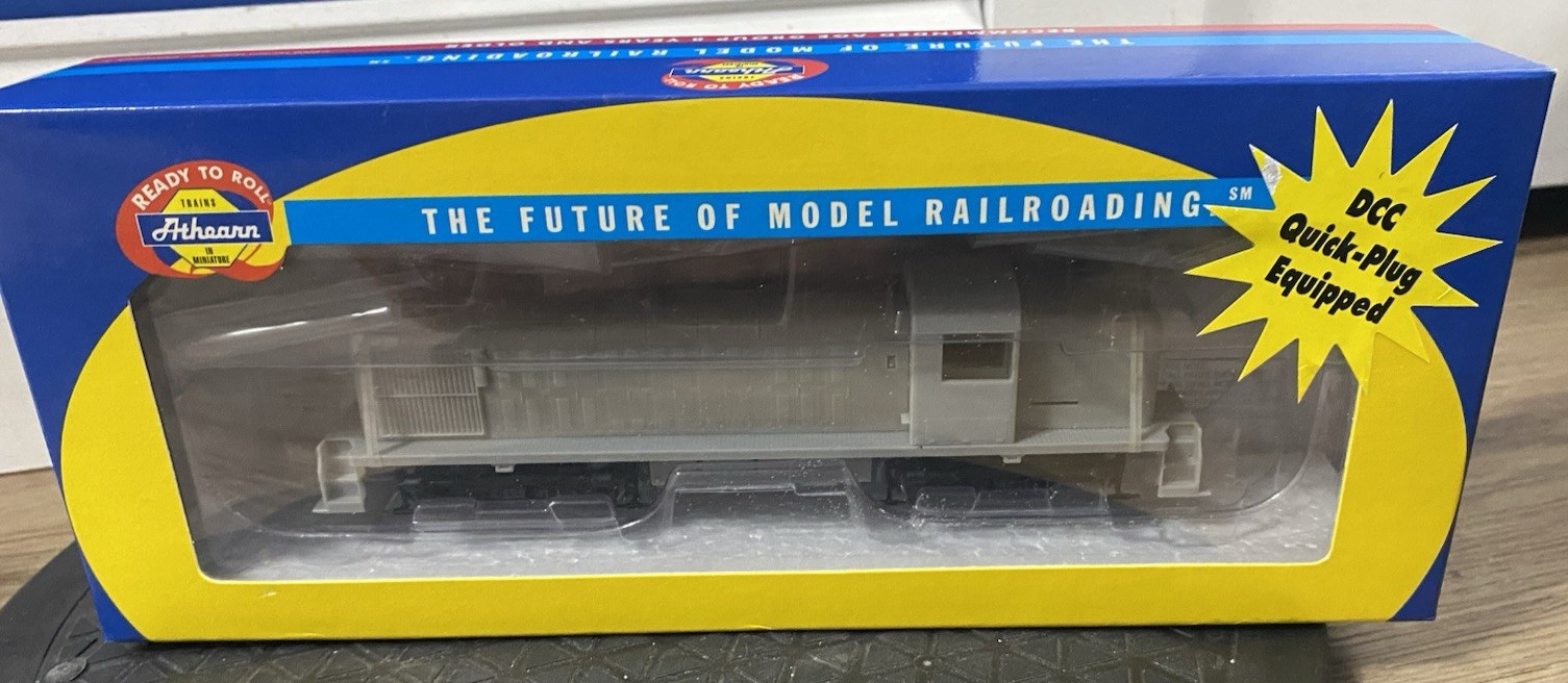 Athearn 94000 Ho Undecorated RS3 Locomotive Diesel Engine DCC Quick Plug Equip