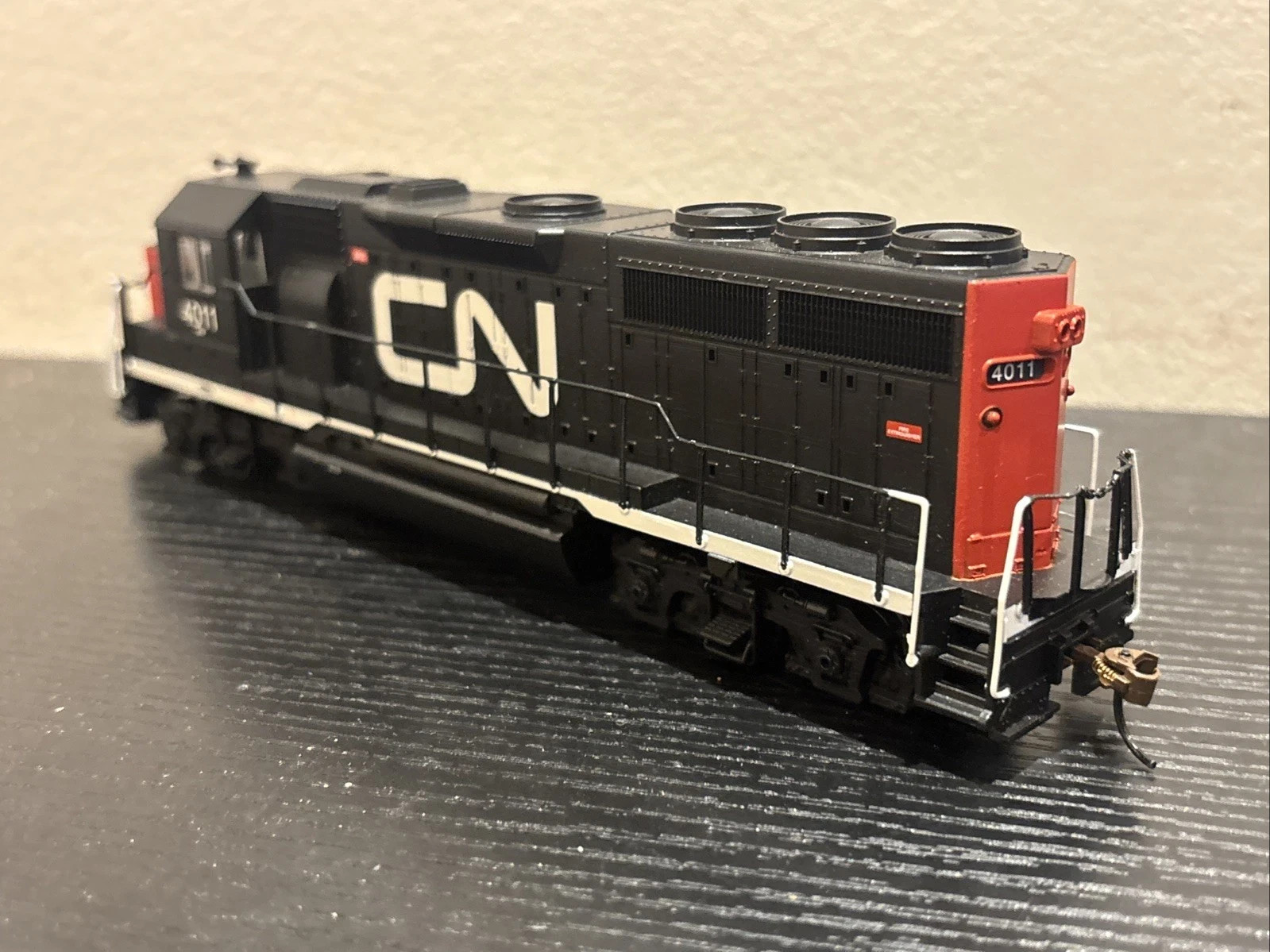 Bachmann HO Scale 60315 EMD GP40 Canadian National CN #4011 DCC On Board – NIB