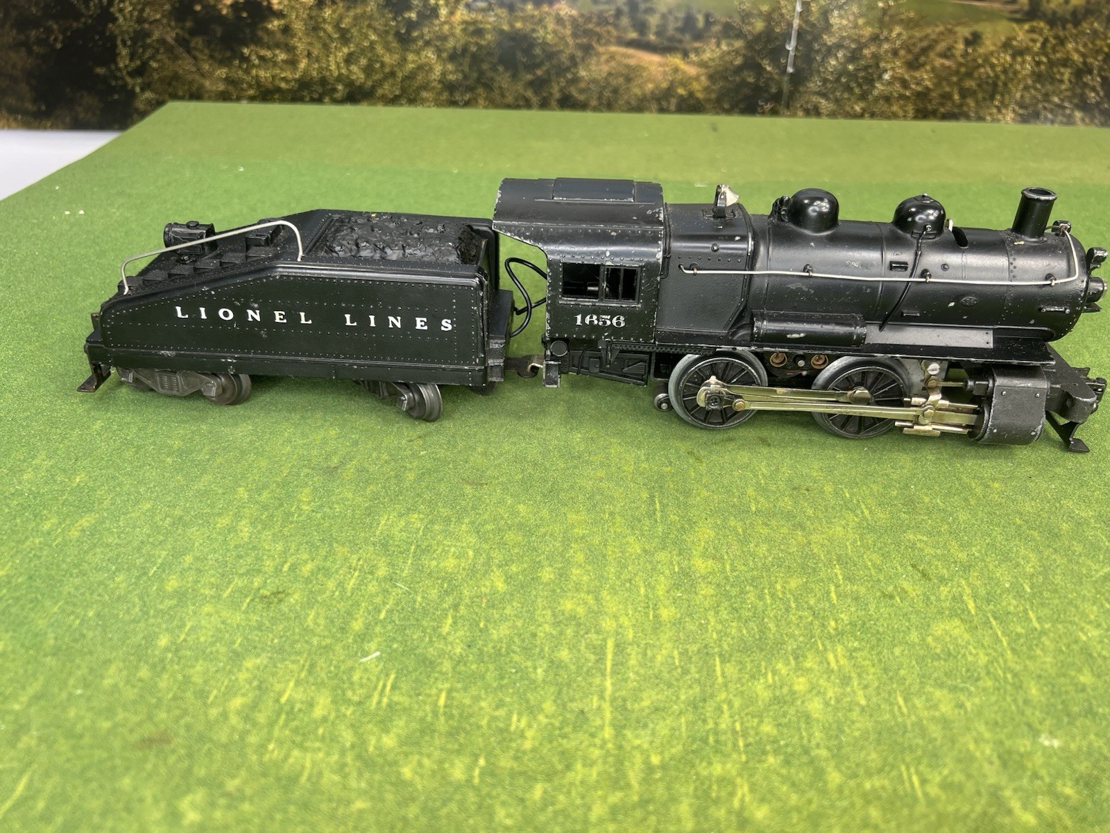 LIONEL POSTWAR 1656 0-4-0 STEAM SWITCHER LOCOMOTIVE & 6403B TENDER W/BELL O GA.