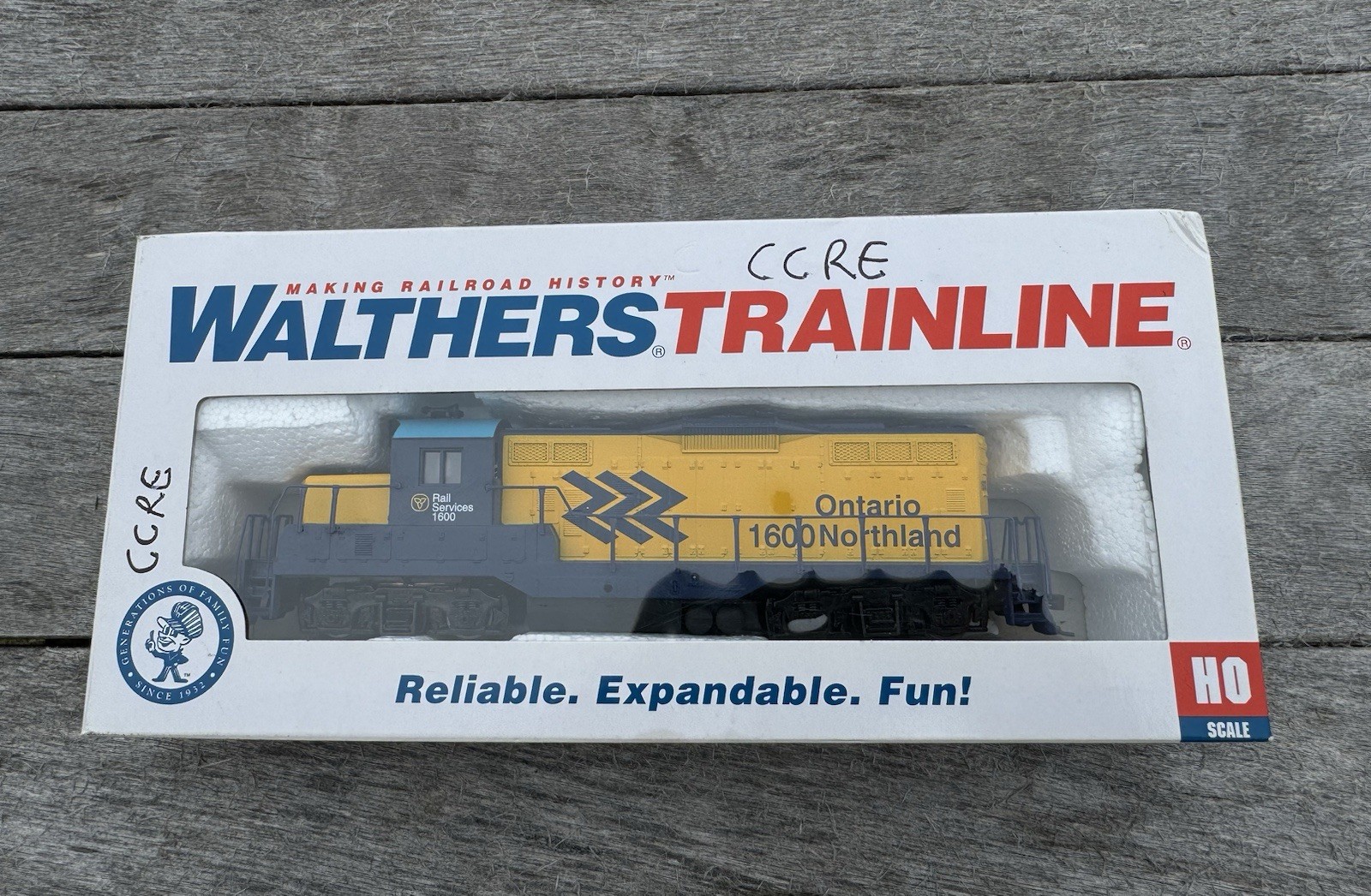 HO Scale – EMD GP9M – Standard DC — Ontario Northlands #931-456
