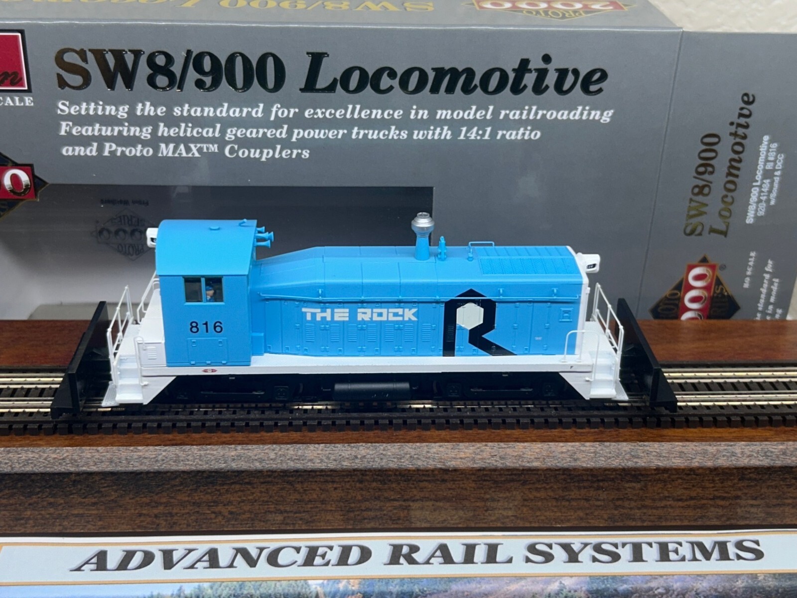 ROCK ISLAND SW8/900 SWITCHERE LOCO DCC & QUANTUM SOUND- HO Scale -” BLUE “-NEW