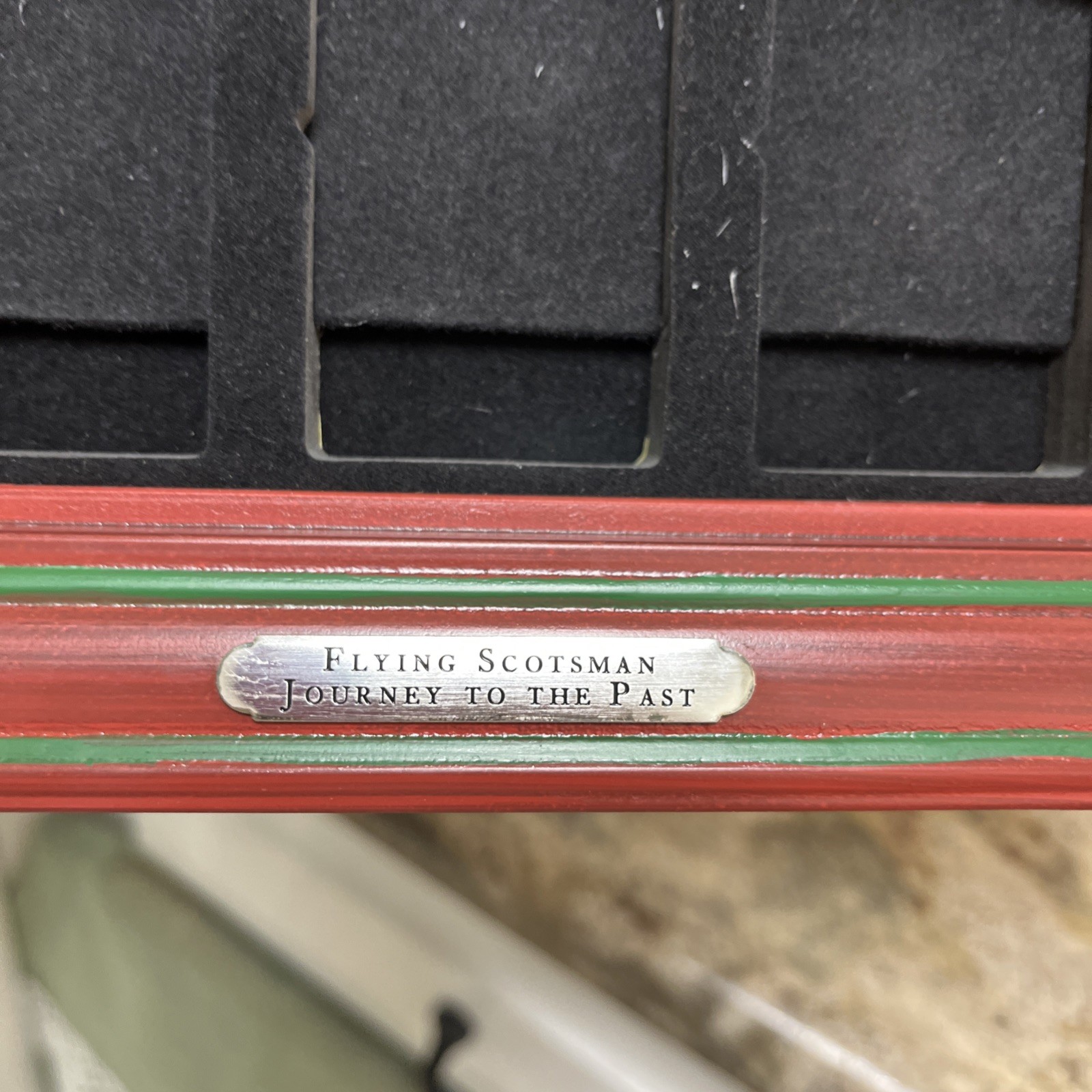HORNBY R3086 LNER 4472 FLYING SCOTSMAN A1 CLASS 4-6-2 MODEL This is stationary .