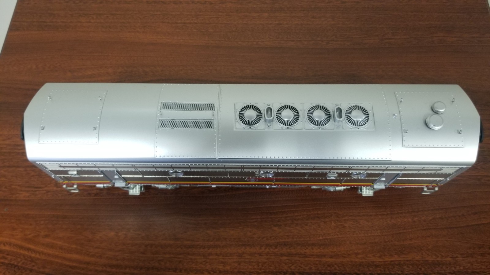 MTH Premier 20-20764-3 F3 B-Unit Diesel (Non-Powered) -Santa Fe Chrome – C8