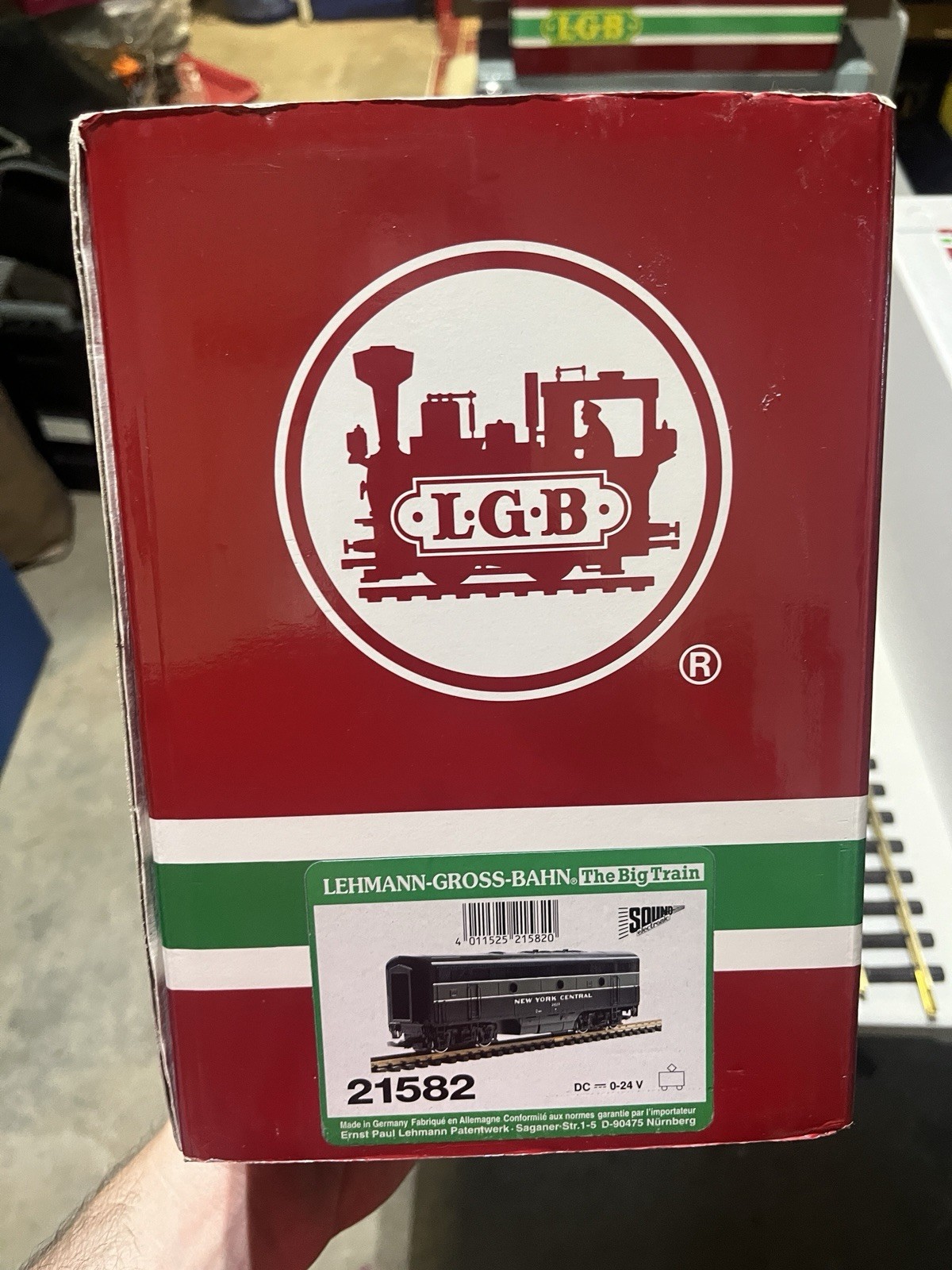 LGB 21582 G Scale NYC F7 B Unit Non-Powered Diesel Locomotive with Sound #2423