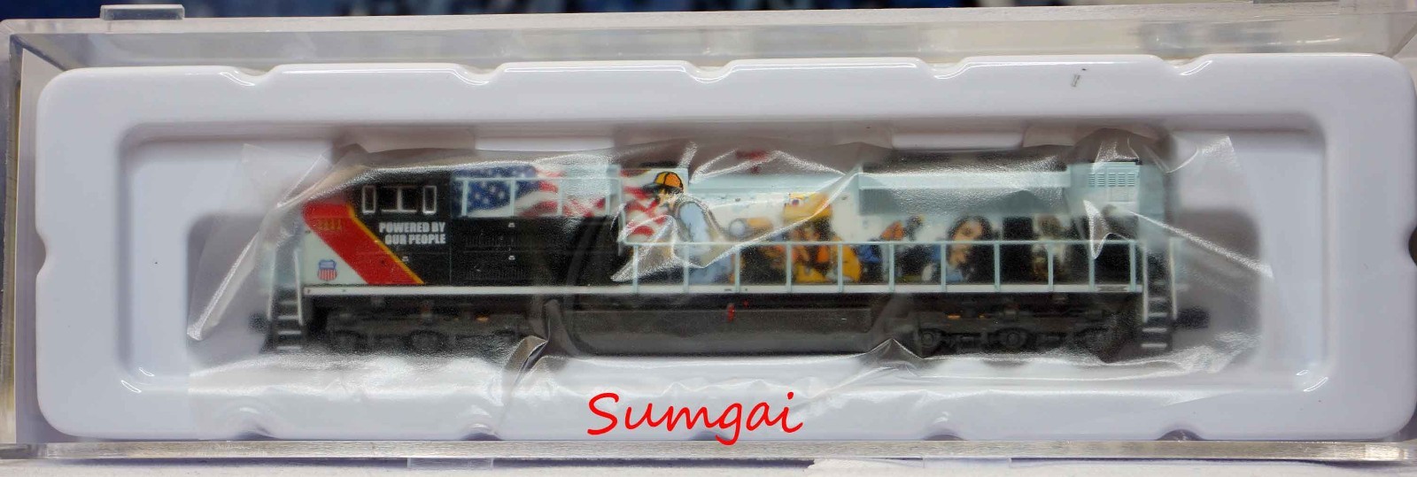 AZL 63109-9 SD70ACe Heritage UP Powered by our People Locomotive Z Scale Z Gauge