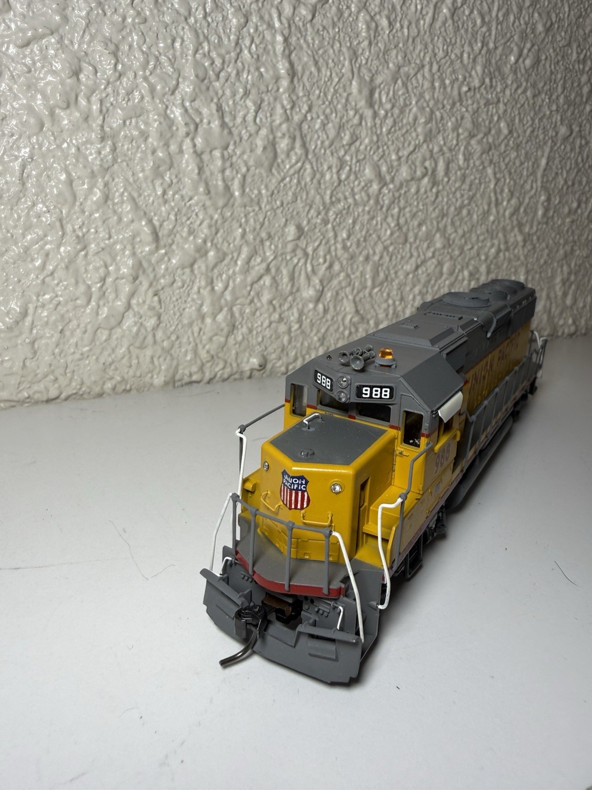 Athearn VTG HO SCALE UNION PACIFIC GP50 DIESEL LOCOMOTIVE #988 NEW OB Tested