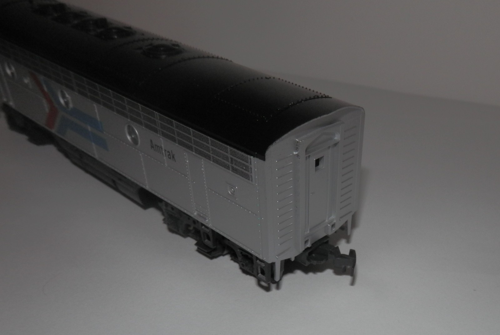 Stewart/Kato HO Scale POWERED Amtrak F7A & F7B Phase I Early Locos #9090/9091