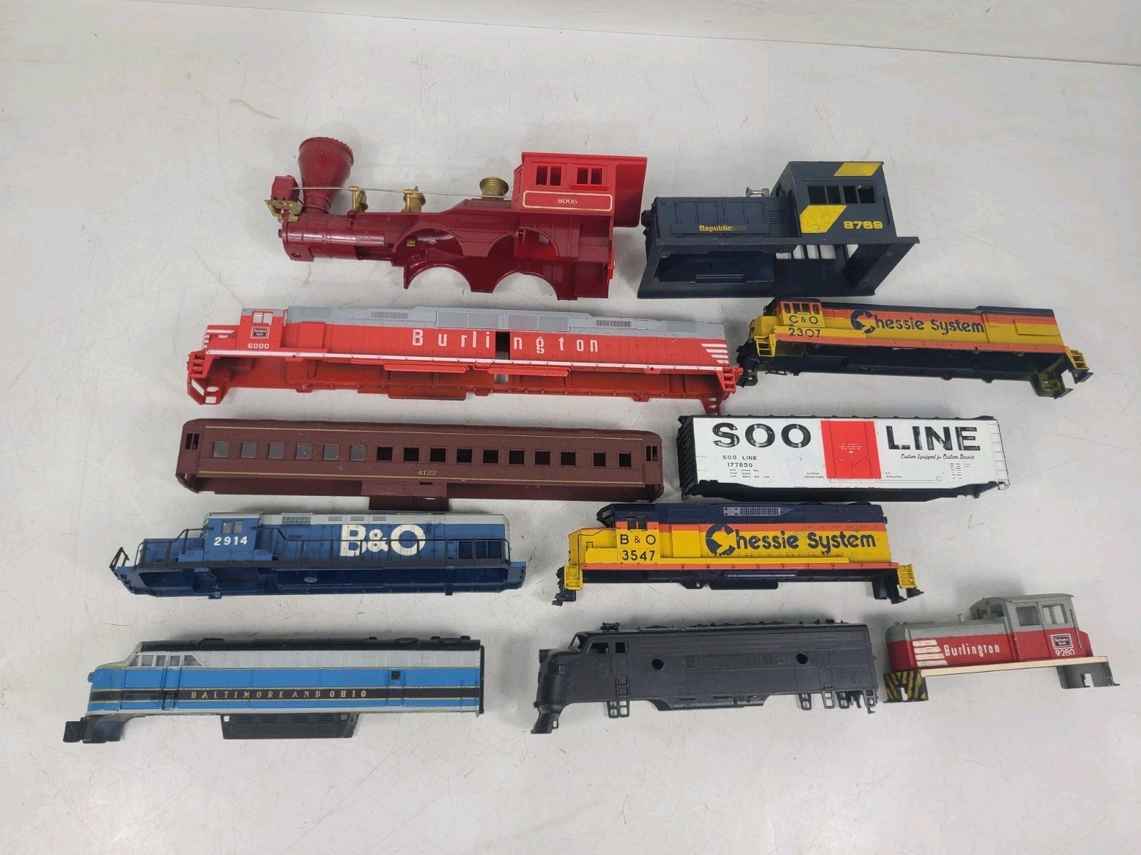 VINTAGE MIXED LOT OF 11 HO SCALE LOCOMOTIVE TRAIN SHELLS ONLY