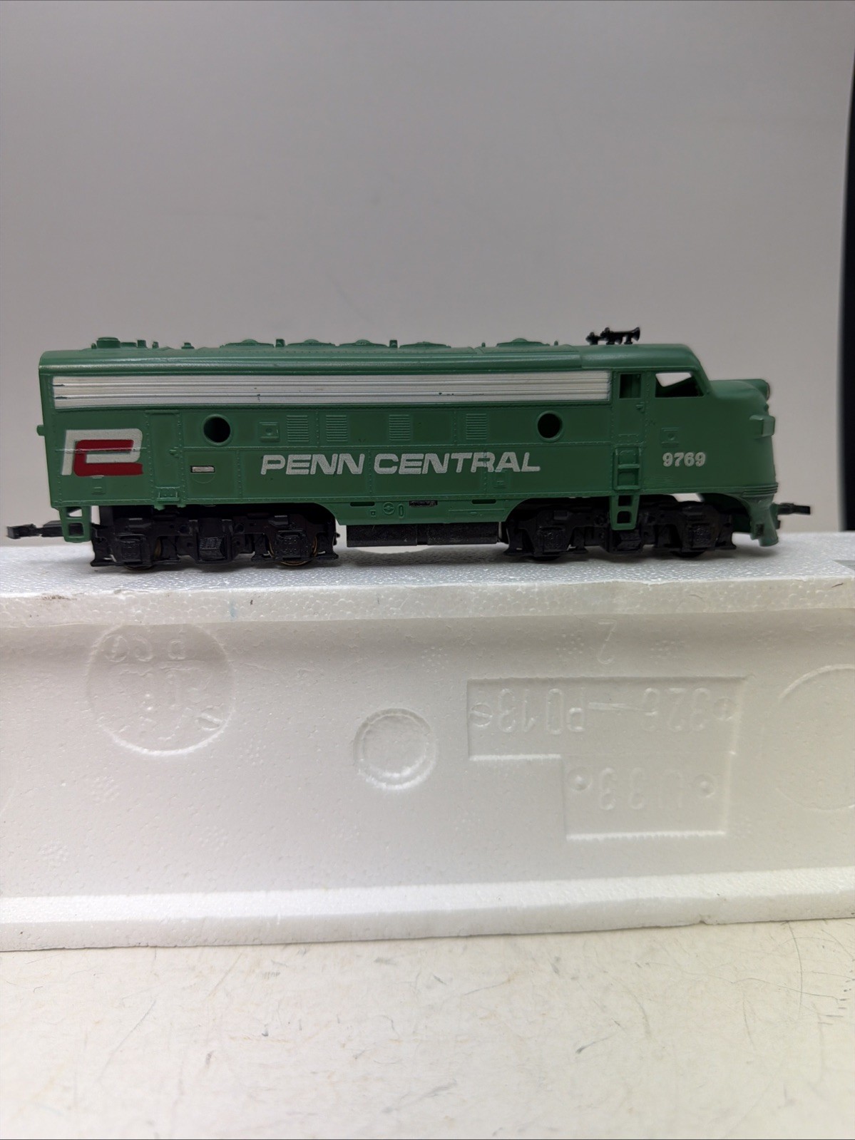 TYCO Mantua HO Penn Central F9 Diesel Engine 9769