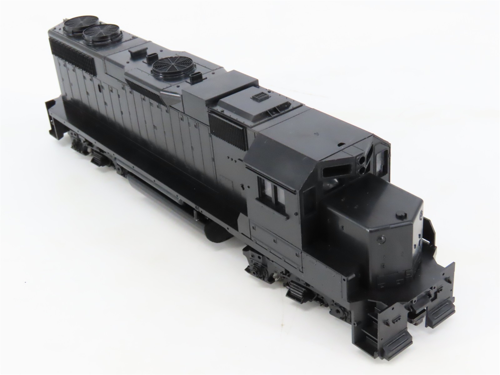 HO Scale Athearn Undecorated EMD GP38-2 Diesel Locomotive