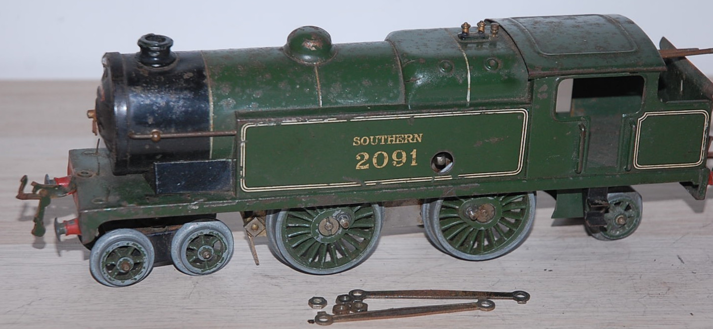 HORNBY O GAUGE CLOCKWORK No 2 SPECIAL TANK LOCOMOTIVE IN S R GREEN LIVERY
