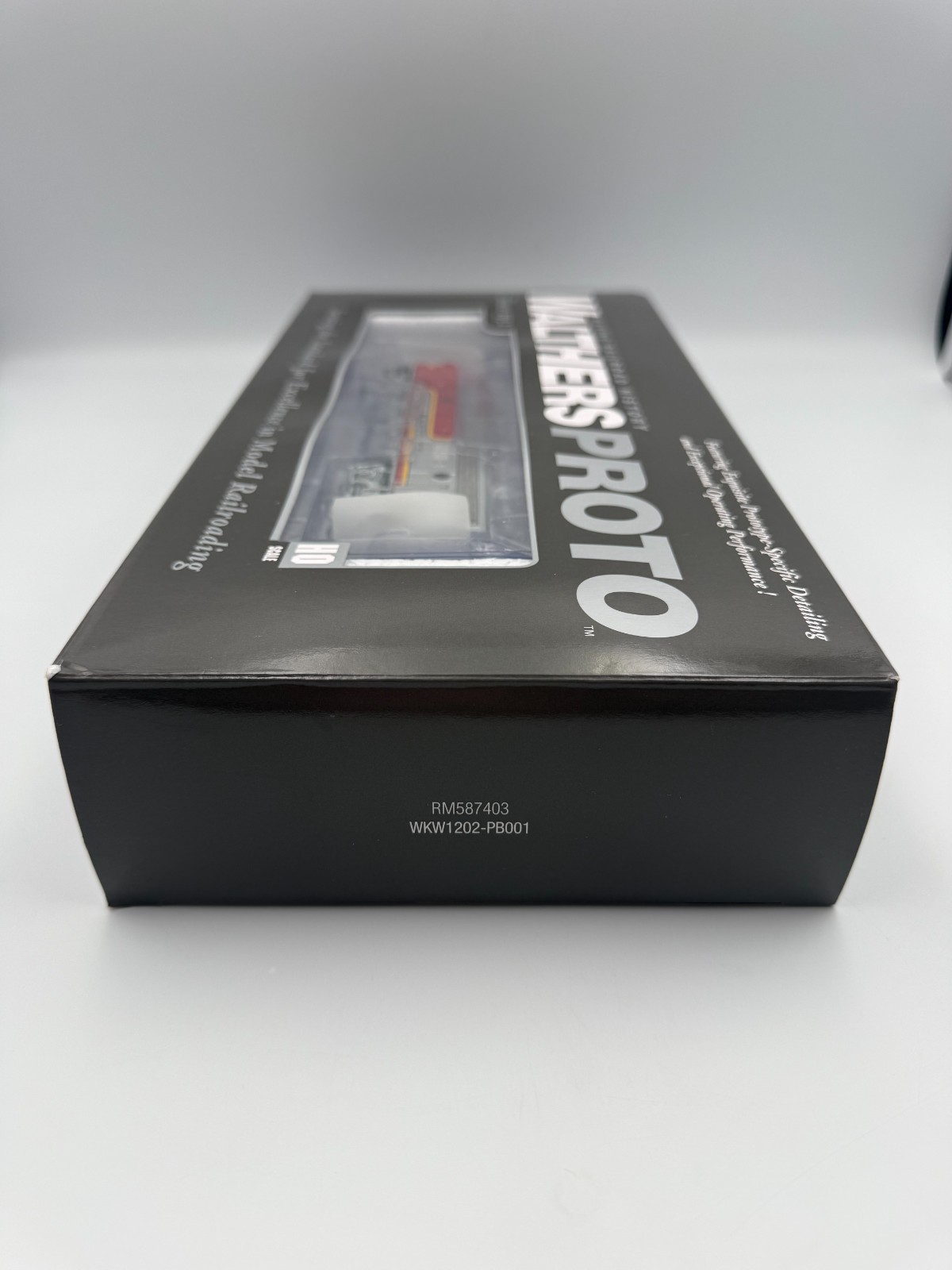 HO Walthers Proto 2000 Modernized F3A Santa Fe #16-L. Factory DCC/Sound. NIB