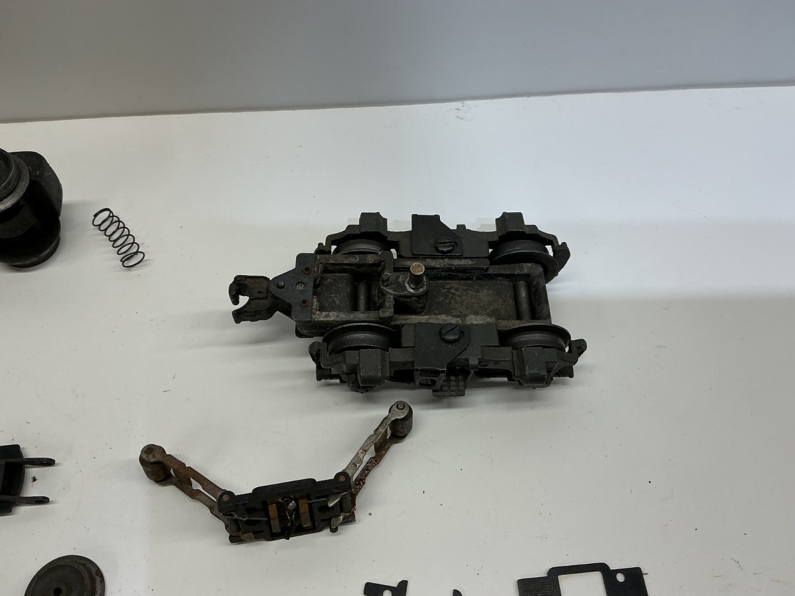 LIONEL ASSORTED F3 TRUCK PARTS
