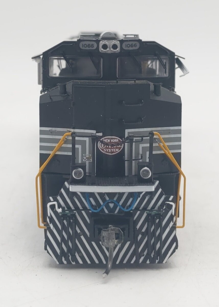 MTH 80-2243-0 HO NYC Diesel Locomotive #1066 EX/Box