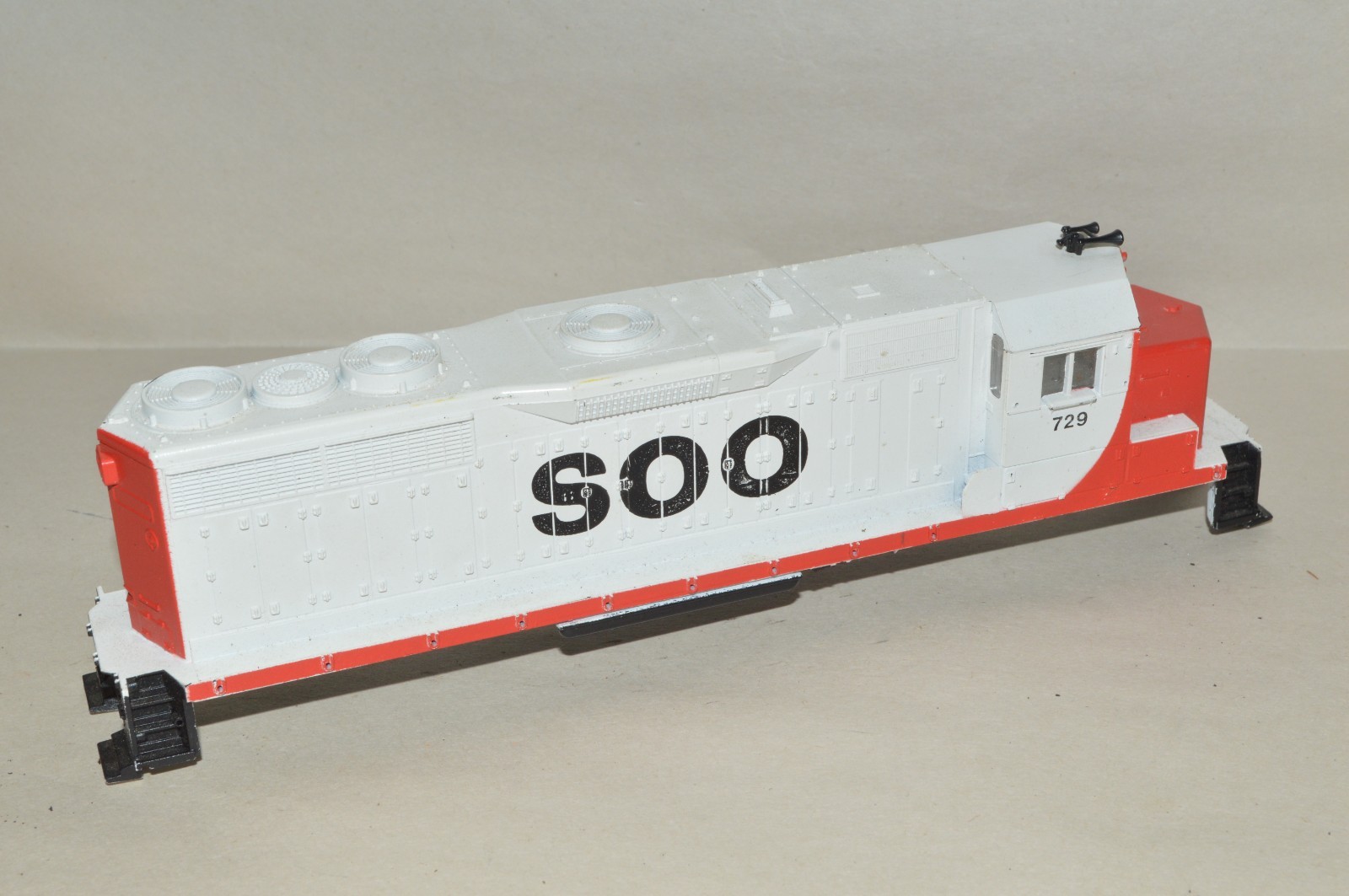 HO scale locomotive PARTS body shell Athearn EMD GP35 SOO Line RR