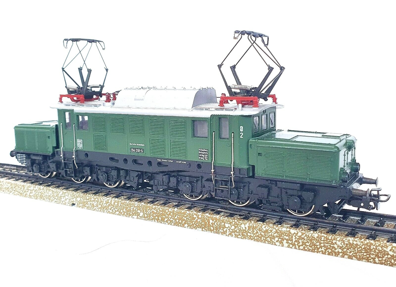 Marklin HO AC Deutsche Bundesbahn DB E-194 German “CROCODILE” LOCOMOTIVE NMIB`80