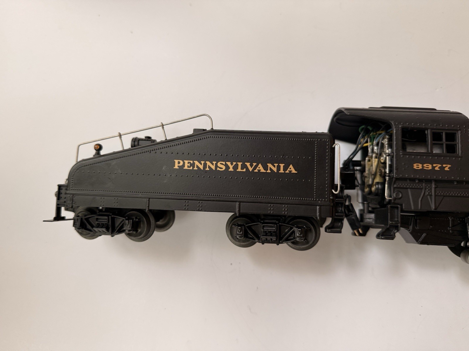 Lionel 6-18000 O Gauge Pennsylvania 0-6-0 B6 Switcher Locomotive & Tender #8977