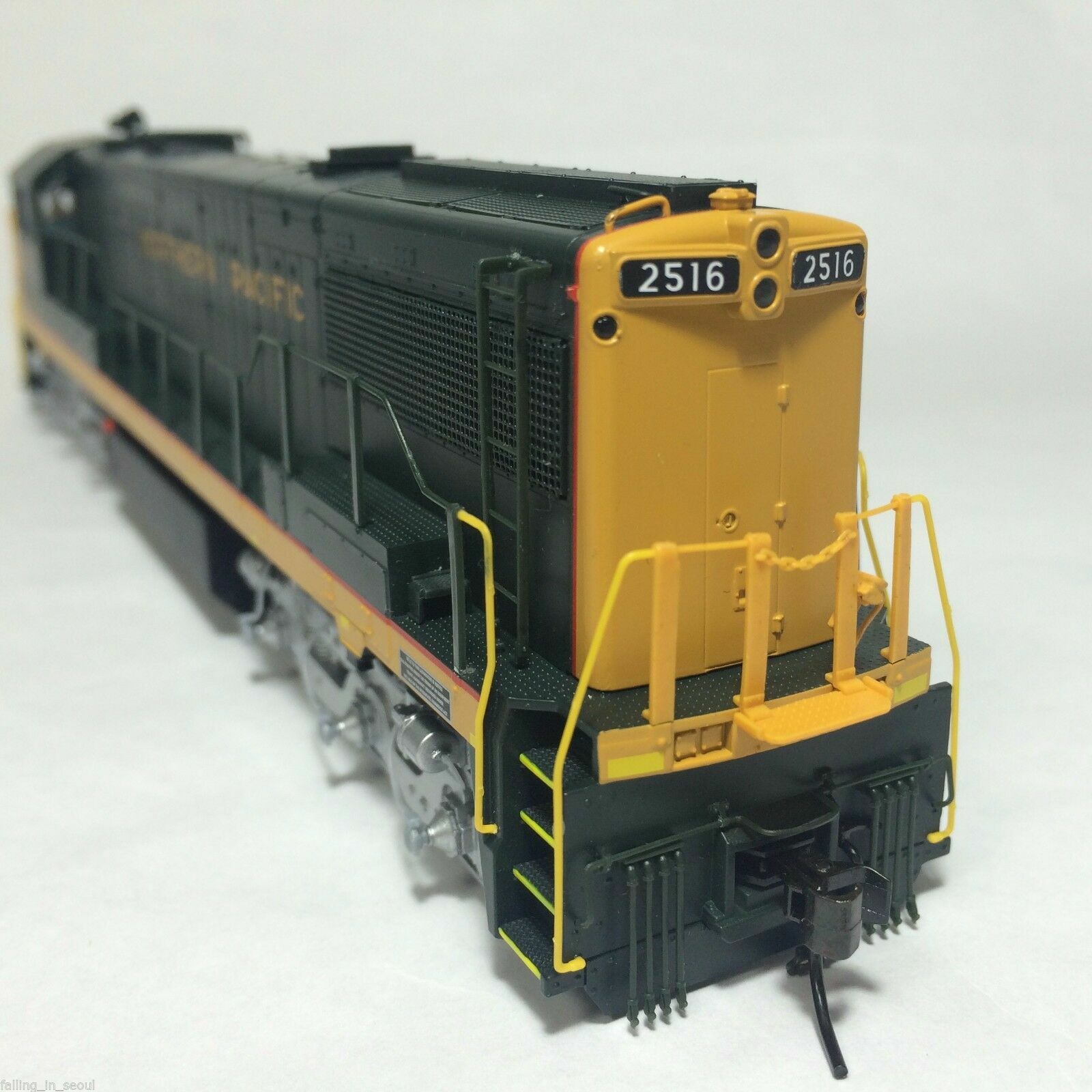 Korea Brass HO 1/87 Scale GE U25C U252011 Northern Pacific #2516 DC Model Train