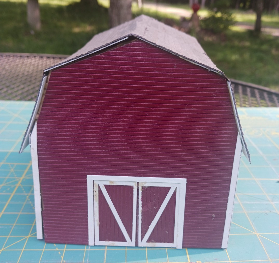 O SCALE Micro Scale Models Tractor Shed &Tool Shed & Outhouse (3) Assembled