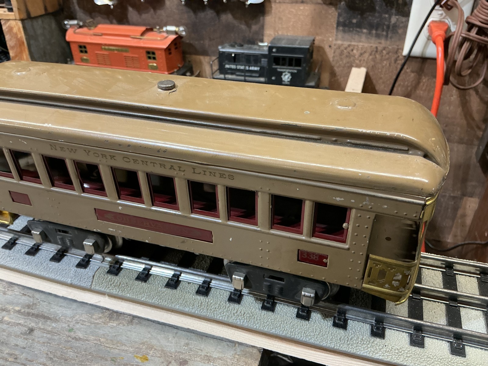 LIONEL Prewar Standard Gauge #8 TAN Locomotive with #337 & #338 Passenger Runs
