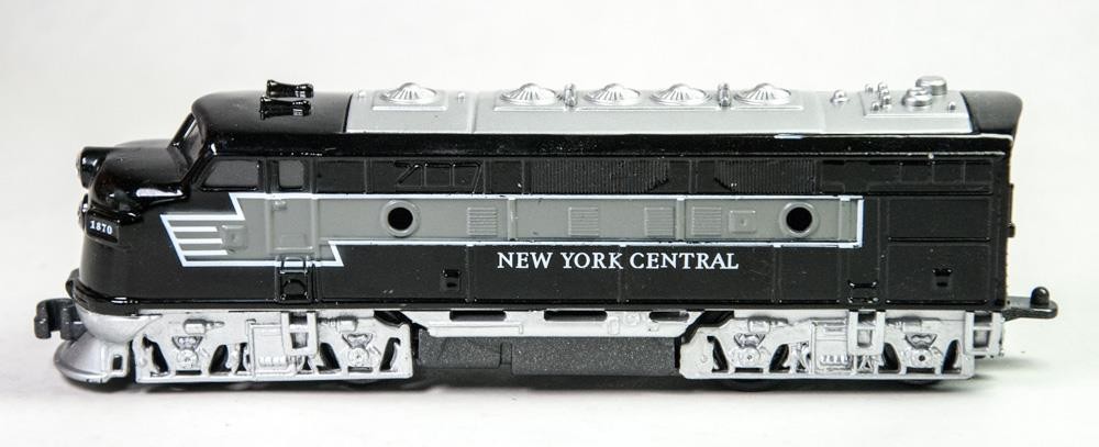 Schylling EMD F7 Diesel Electric Model Locomotive New York Central Pull Back Toy