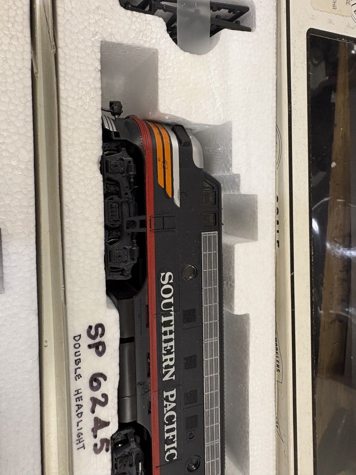 DCAS- Stewart / Kato HO Southern Pacific “Black Widow” F7 A/B/B Set All Powered