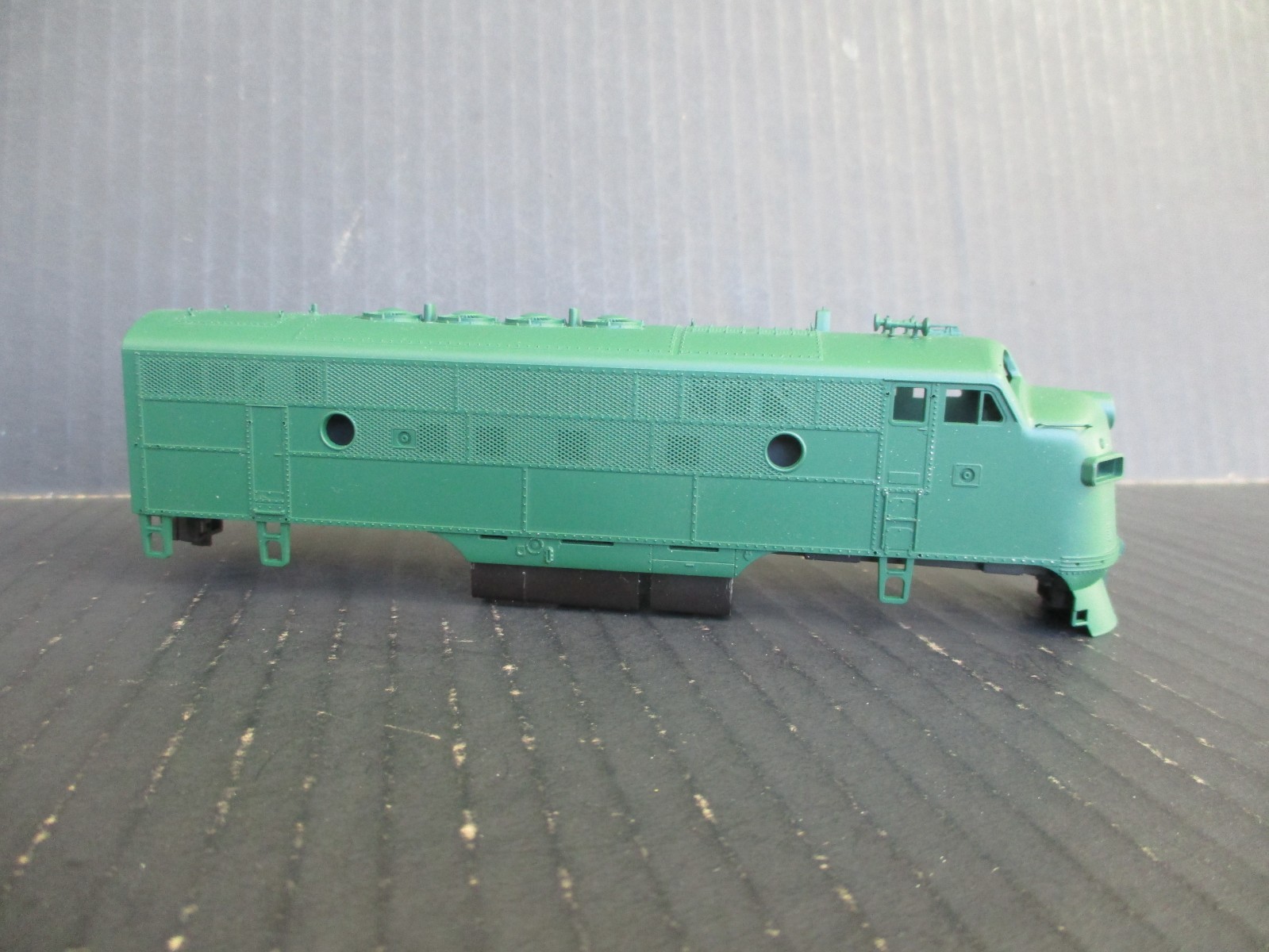 Stewart Undecorated F3A Phase II Body Chassis Frame Painted HO Scale No Drive