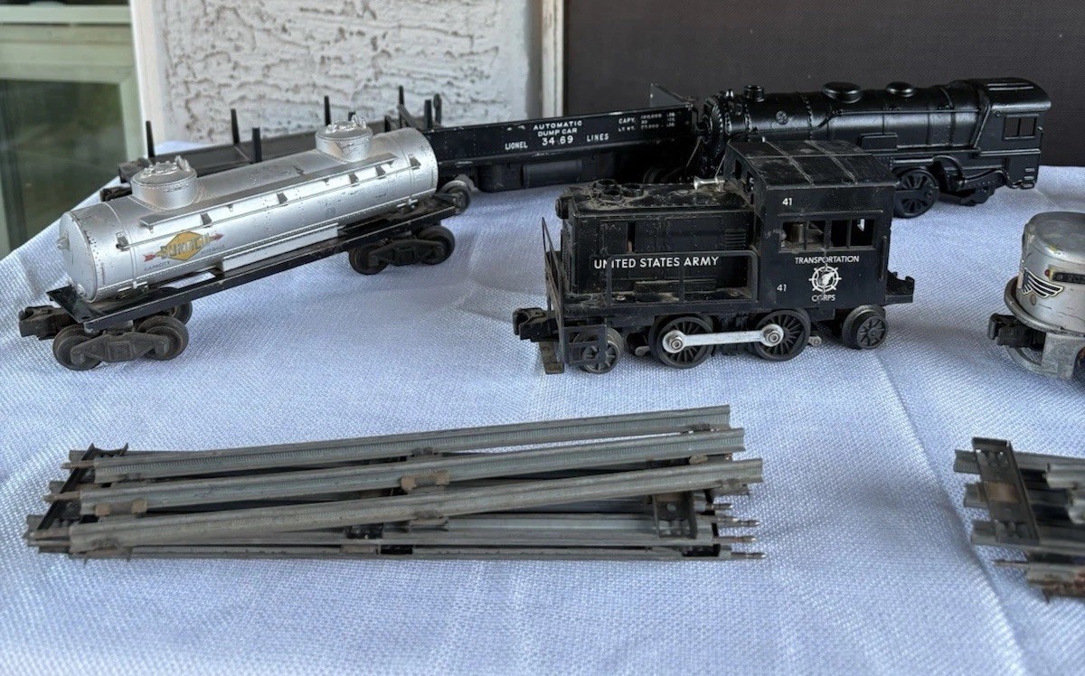 Lionel Postwar 2023 Union Pacific Diesel Locomotive Set Plus Others LOT # 2 ASIS