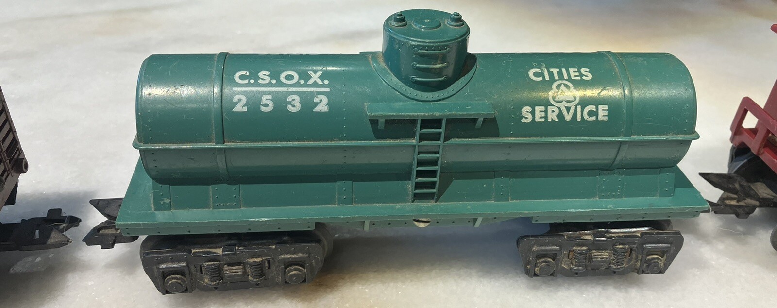 Marx 666 Die-Cast steam locomotive & tender O-gauge Plus 4 Other Cars & Caboose