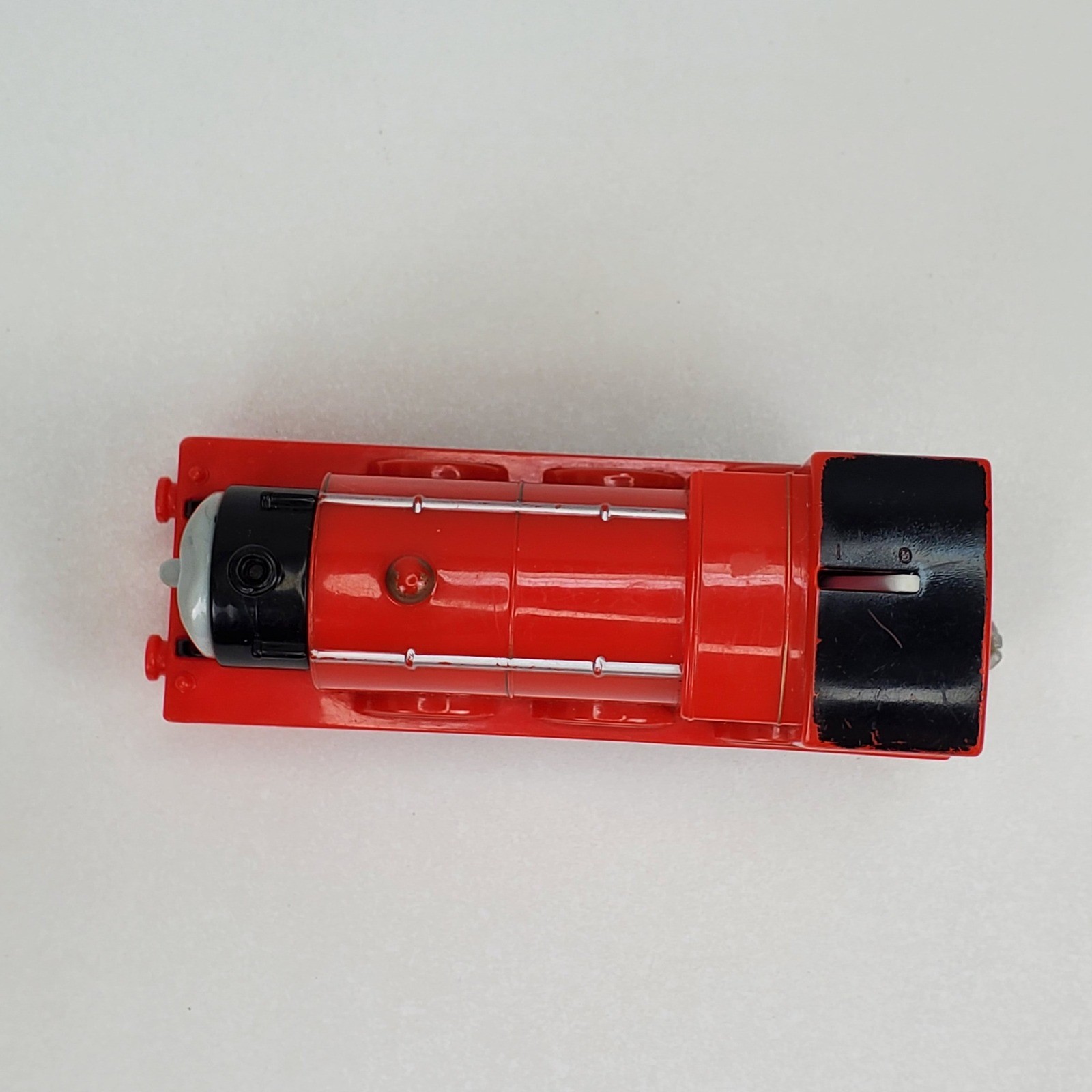 Thomas & Friends TrackMaster James Motorized Red Engine Train 2013 Gullane 2584D