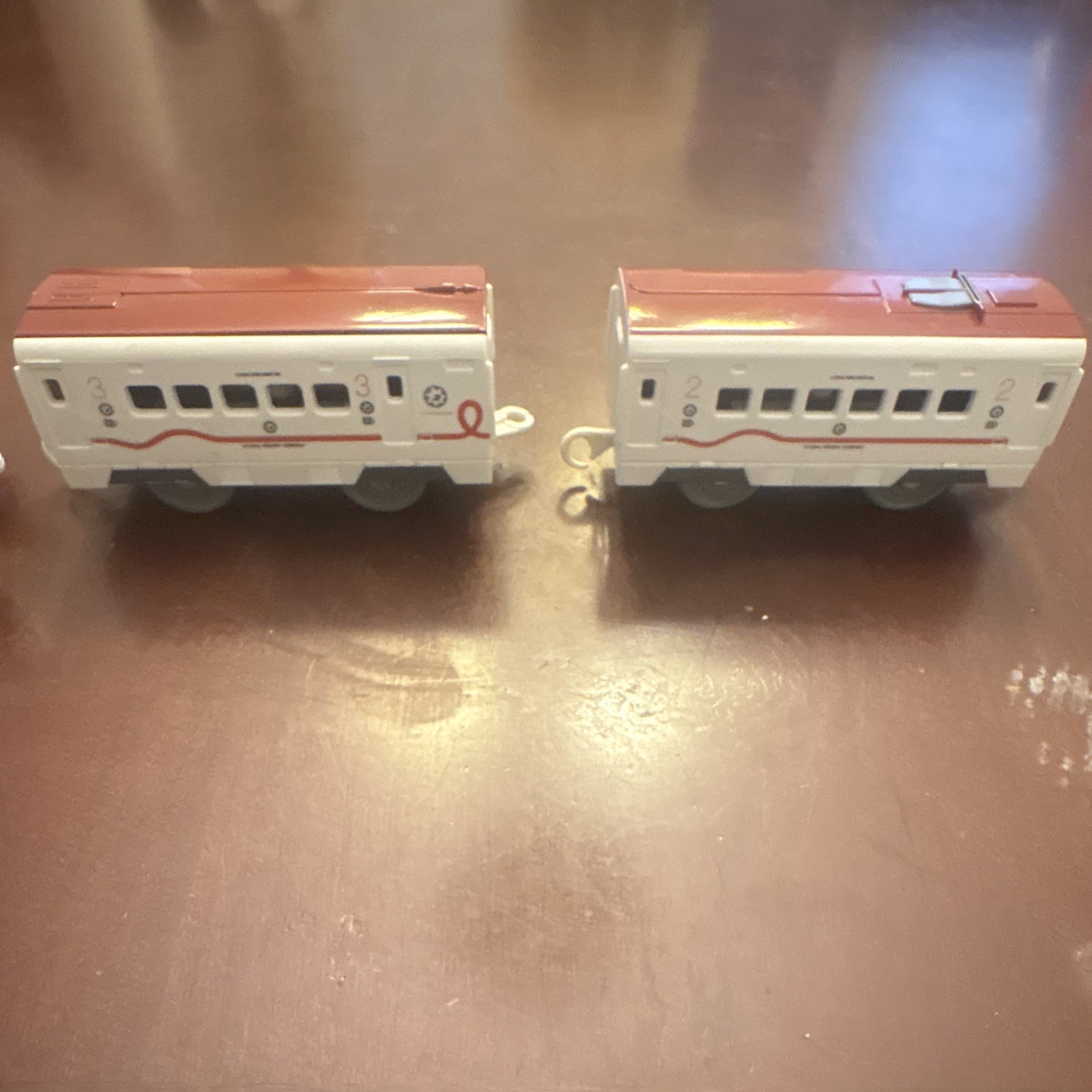TOMY Tomica Plarail Series 800 Shinkansen Train Set 6 Cars White/Red