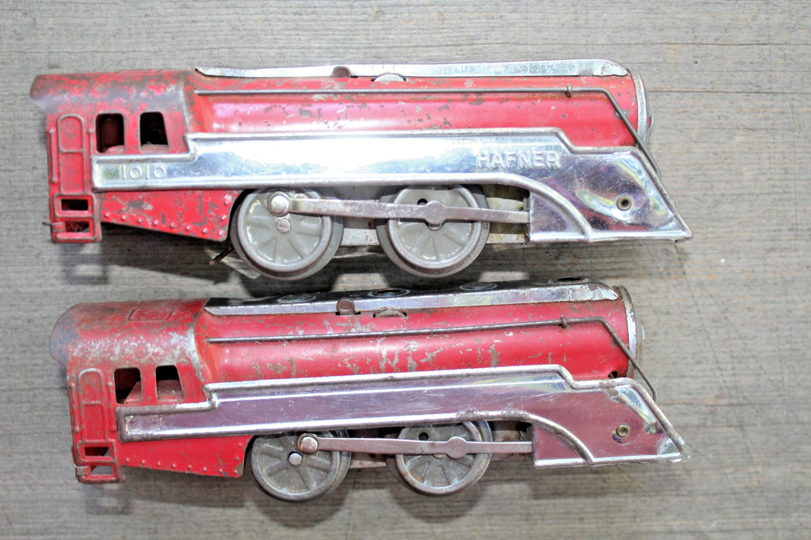 2 Hafner Prewar O Gauge Windup 1010 Red Steam Locomotive Type III b2