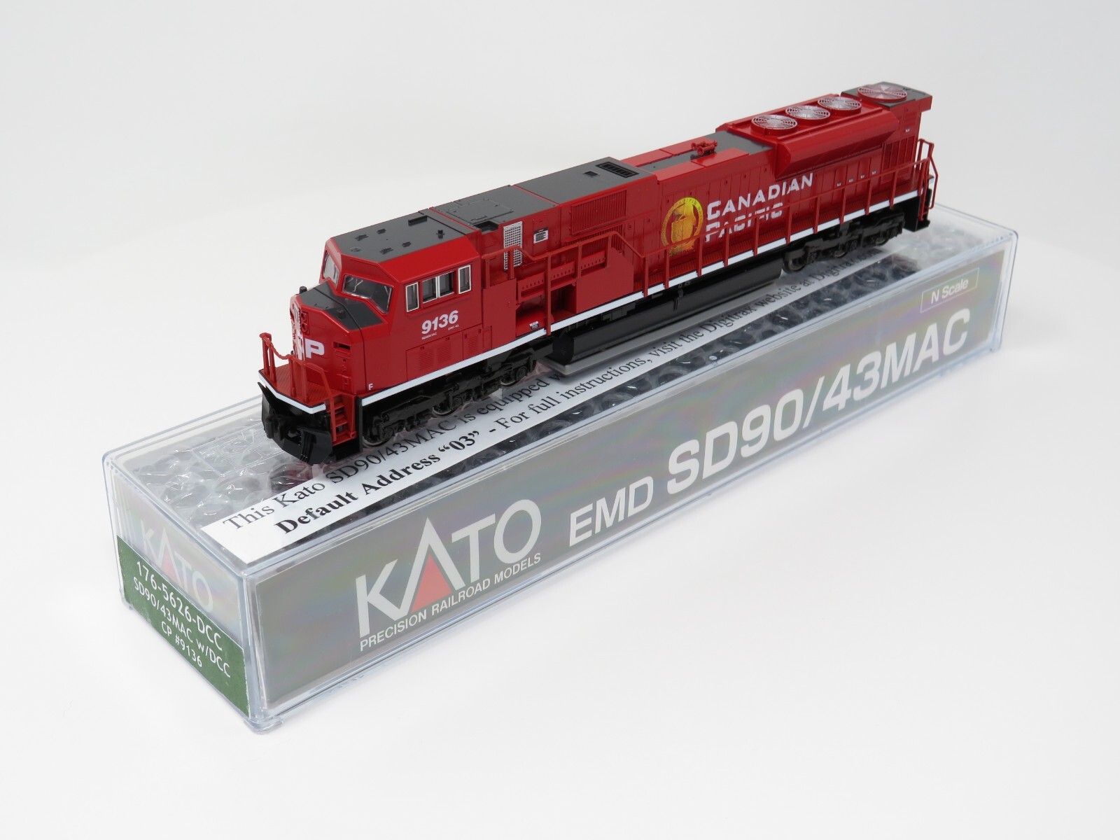 Kato N 176-5626-DCC Canadian Pacific EMD SD90/43MAC Diesel Locomotive Train