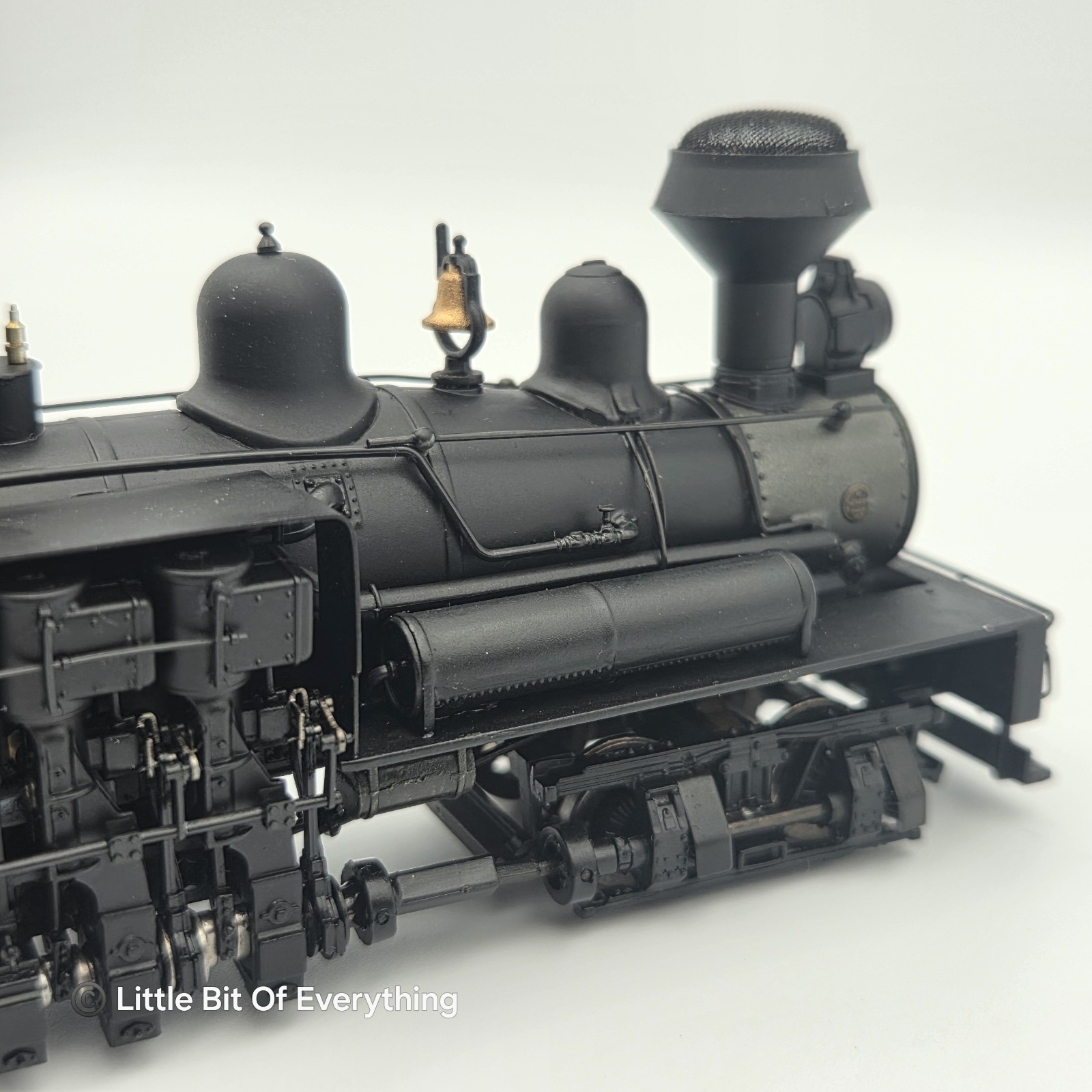 Bachmann Spectrum 80-Ton Three Truck Shay Locomotive Unlettered (Wood Cab) 81901